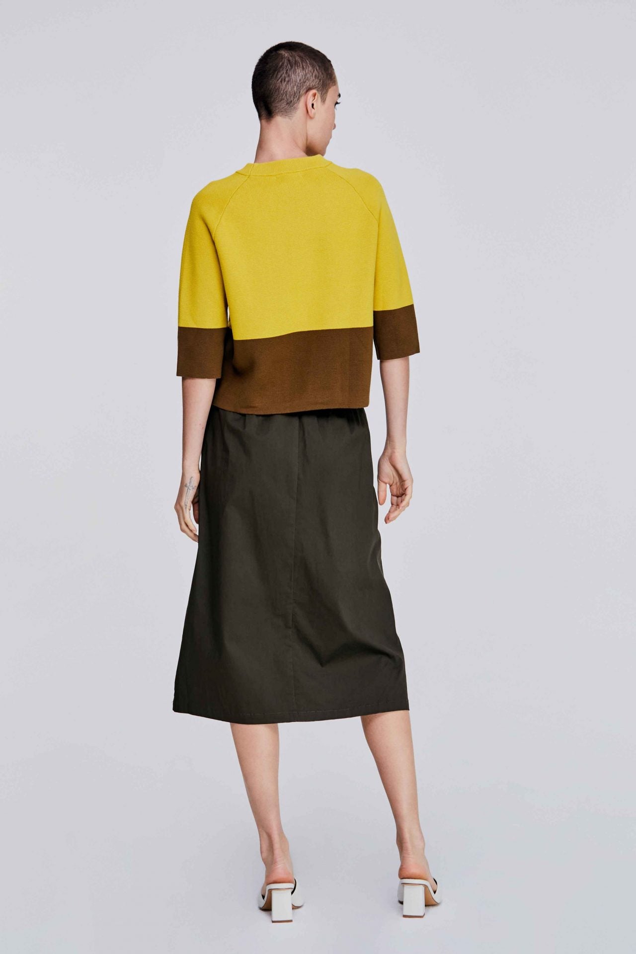 color:PERIDOT