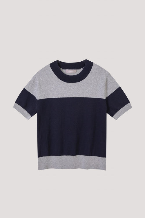 color:NAVY