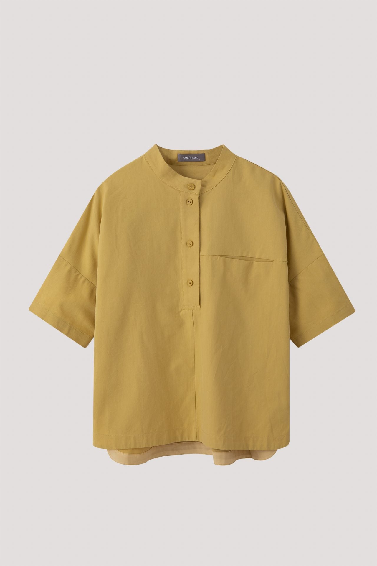color:YELLOW