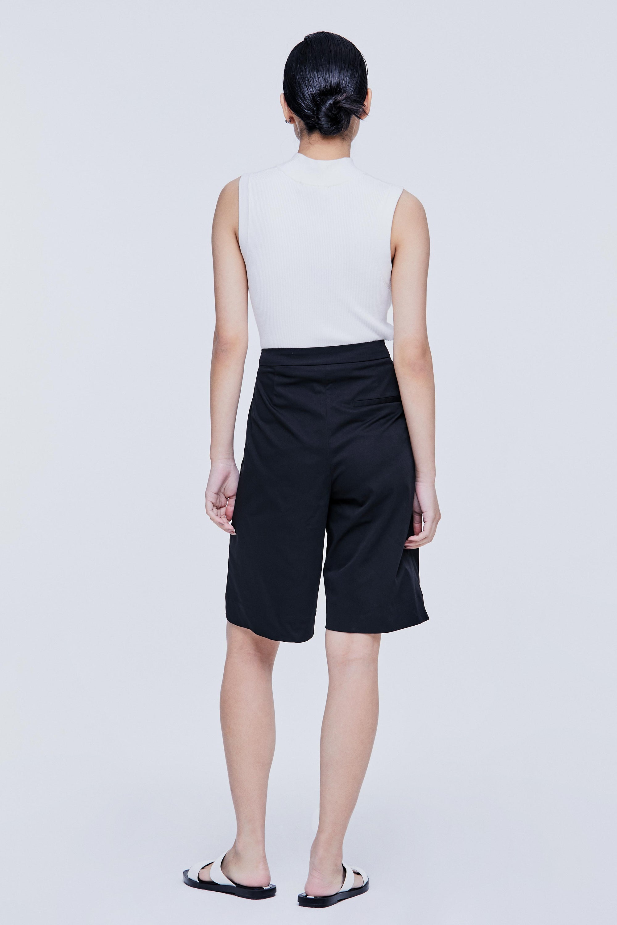 color:NOIR