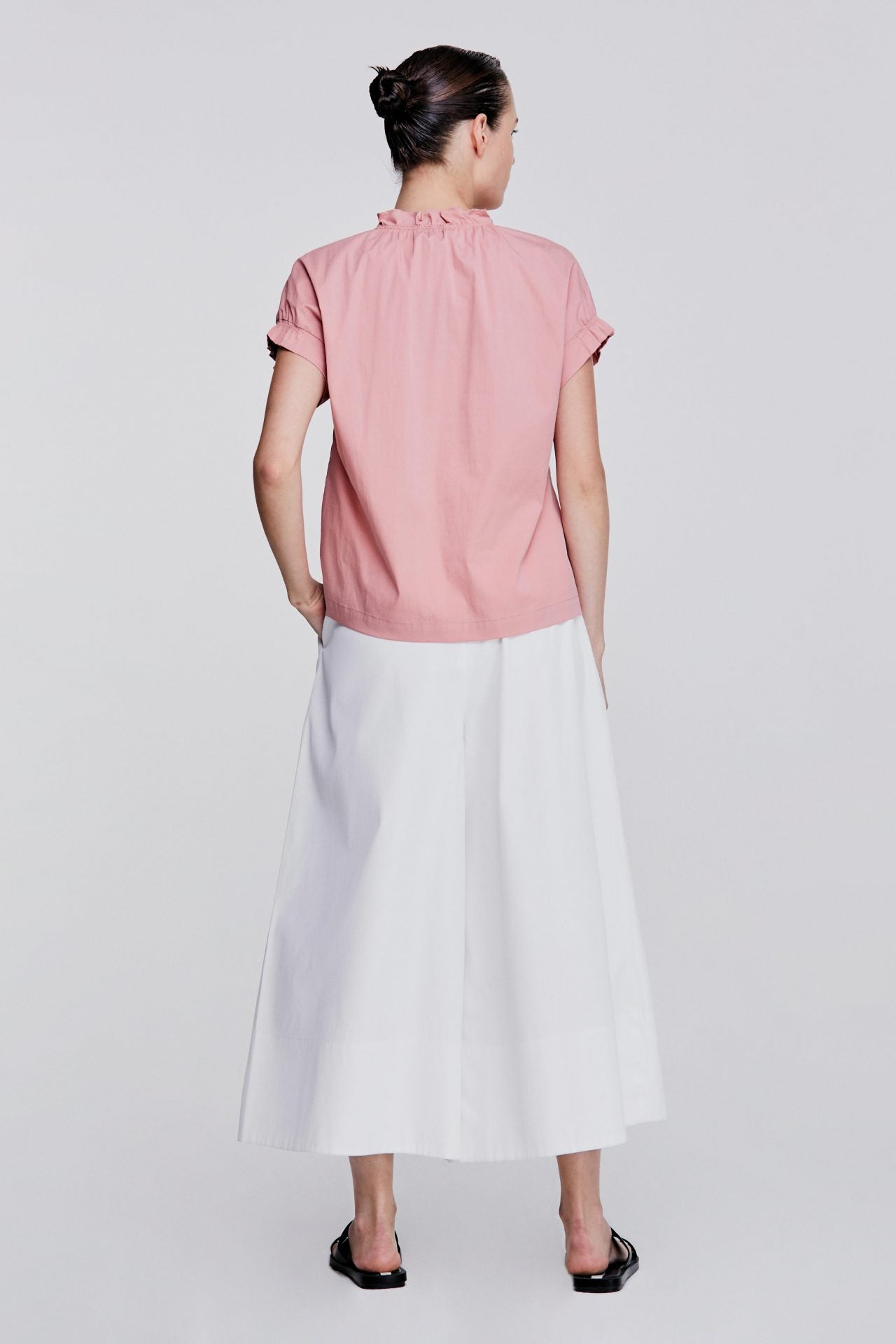 color:BLUSH