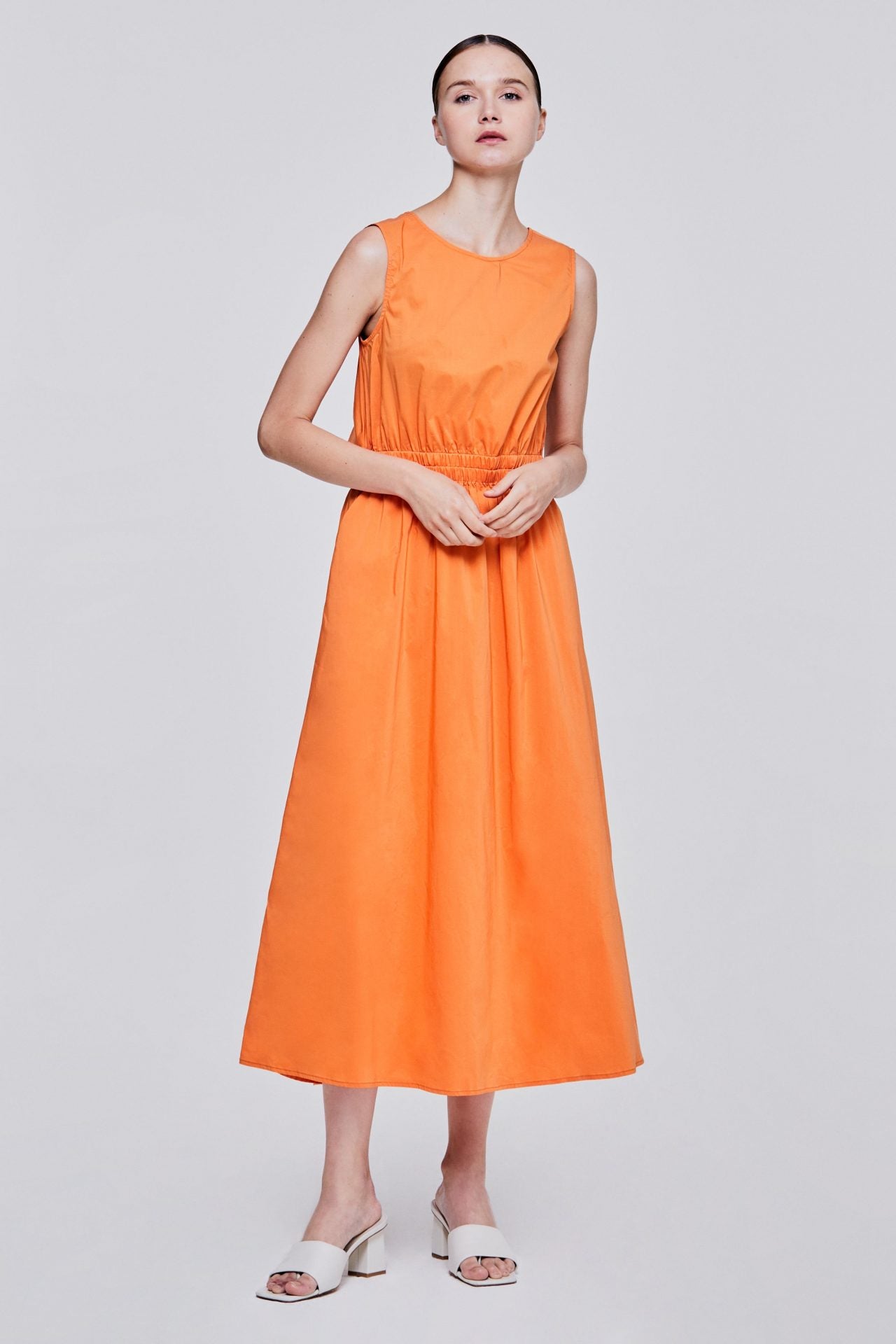 color:ORANGE