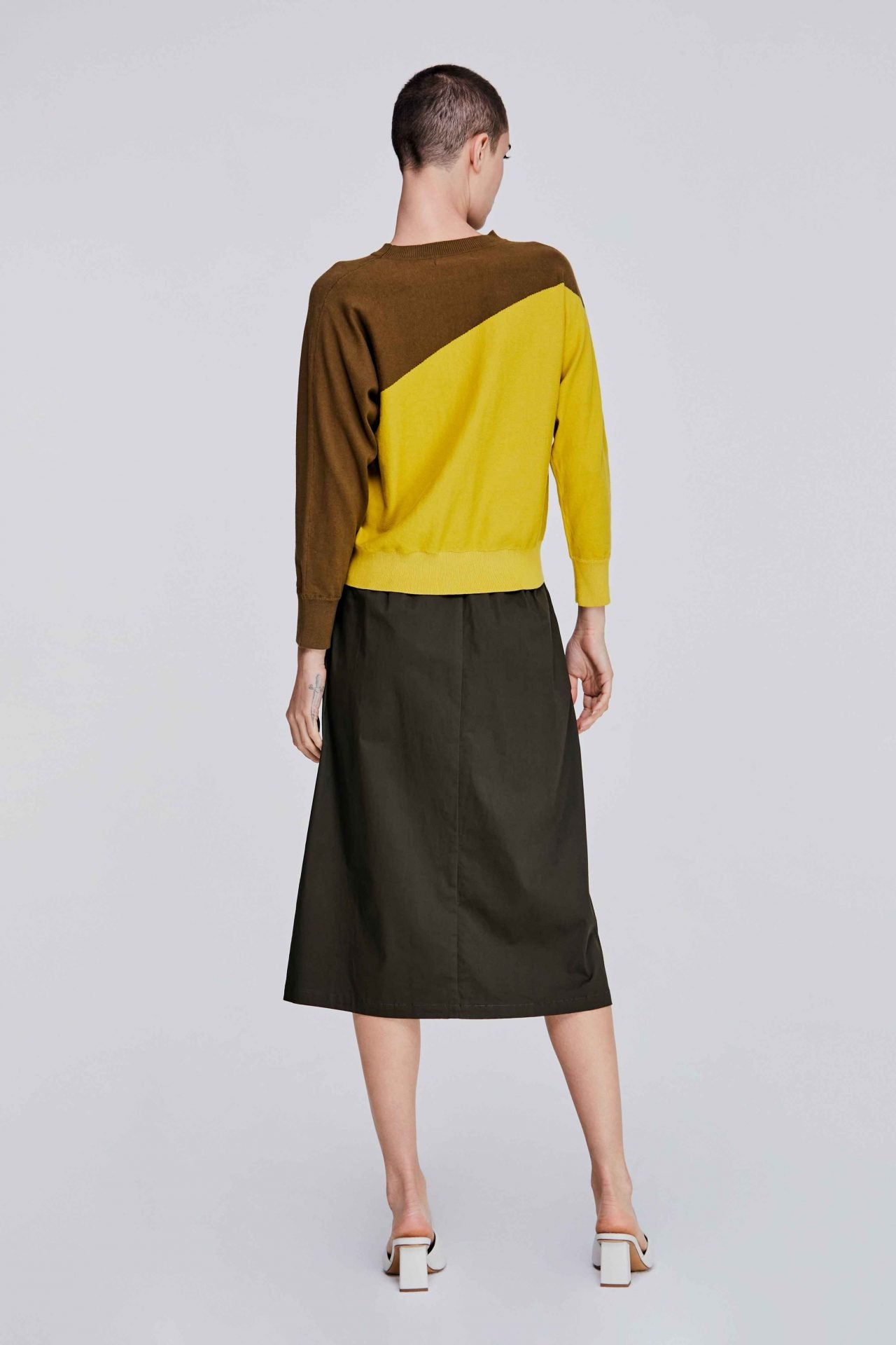 color:PERIDOT