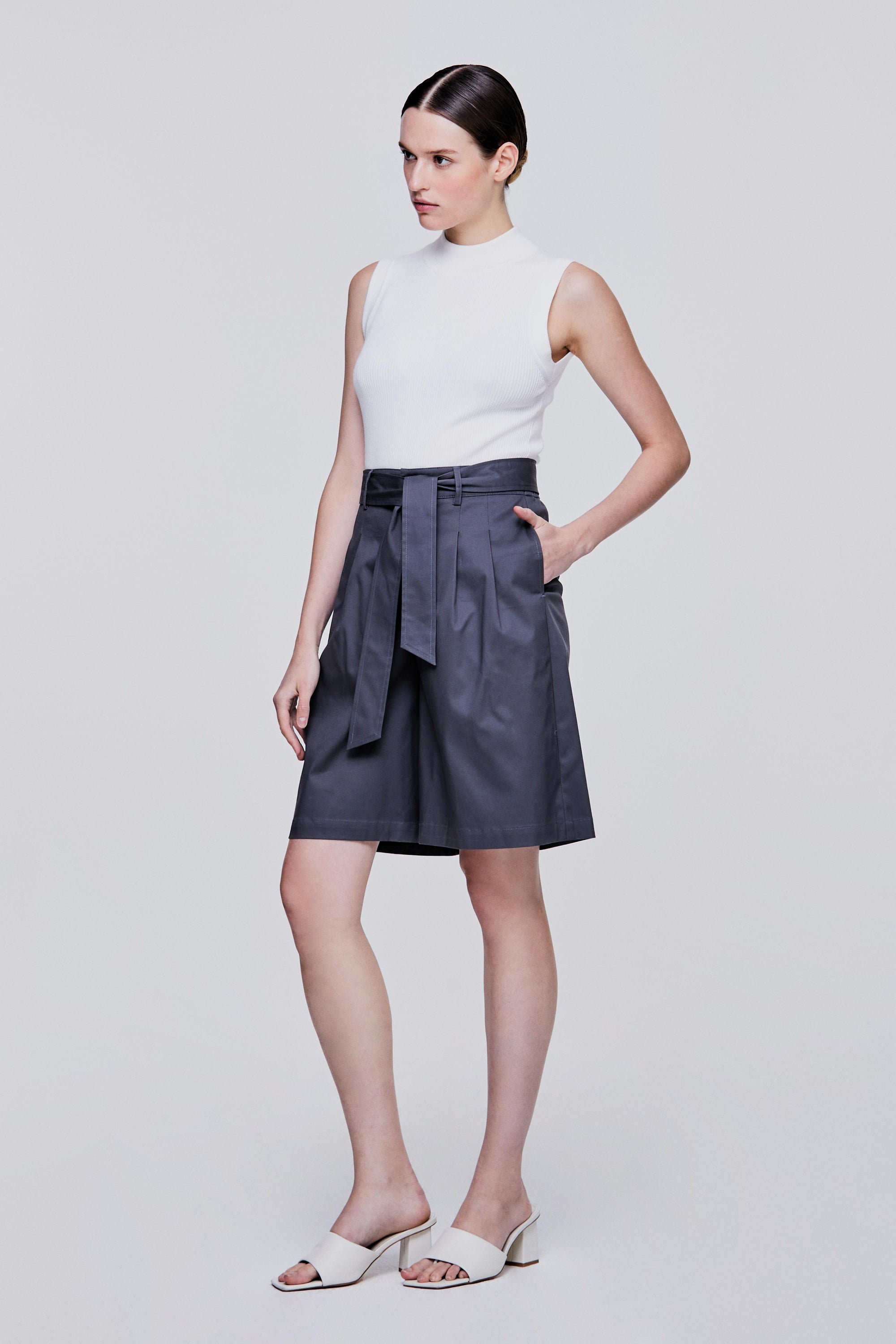 color:CHARCOAL 2