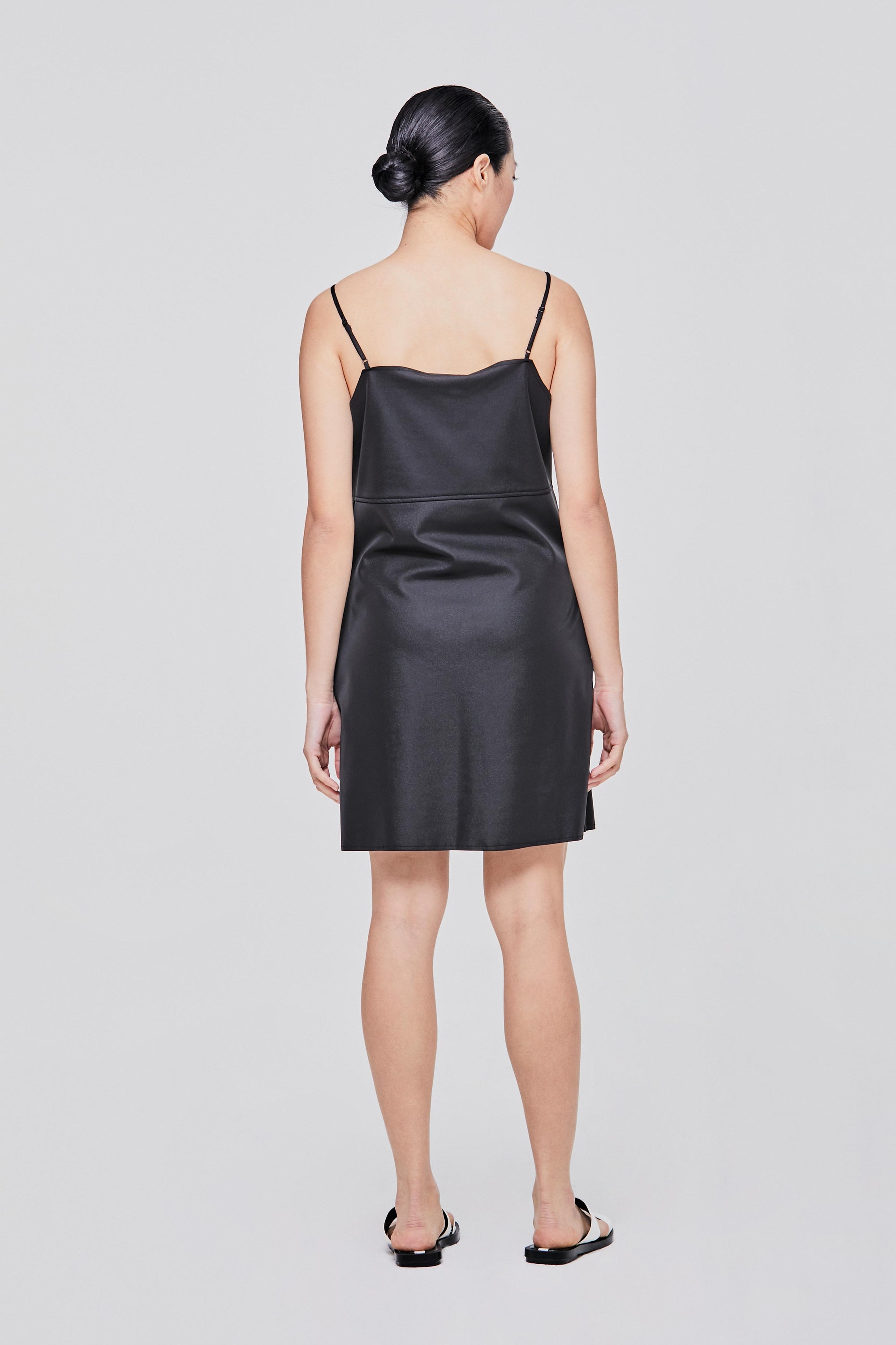 color:NOIR