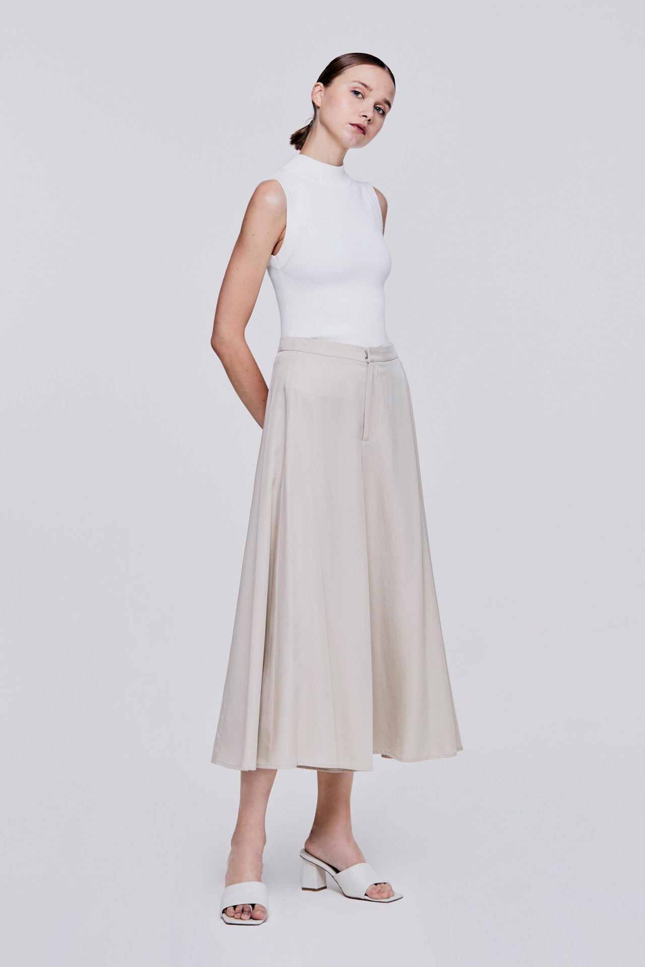 color:BEIGE 1
