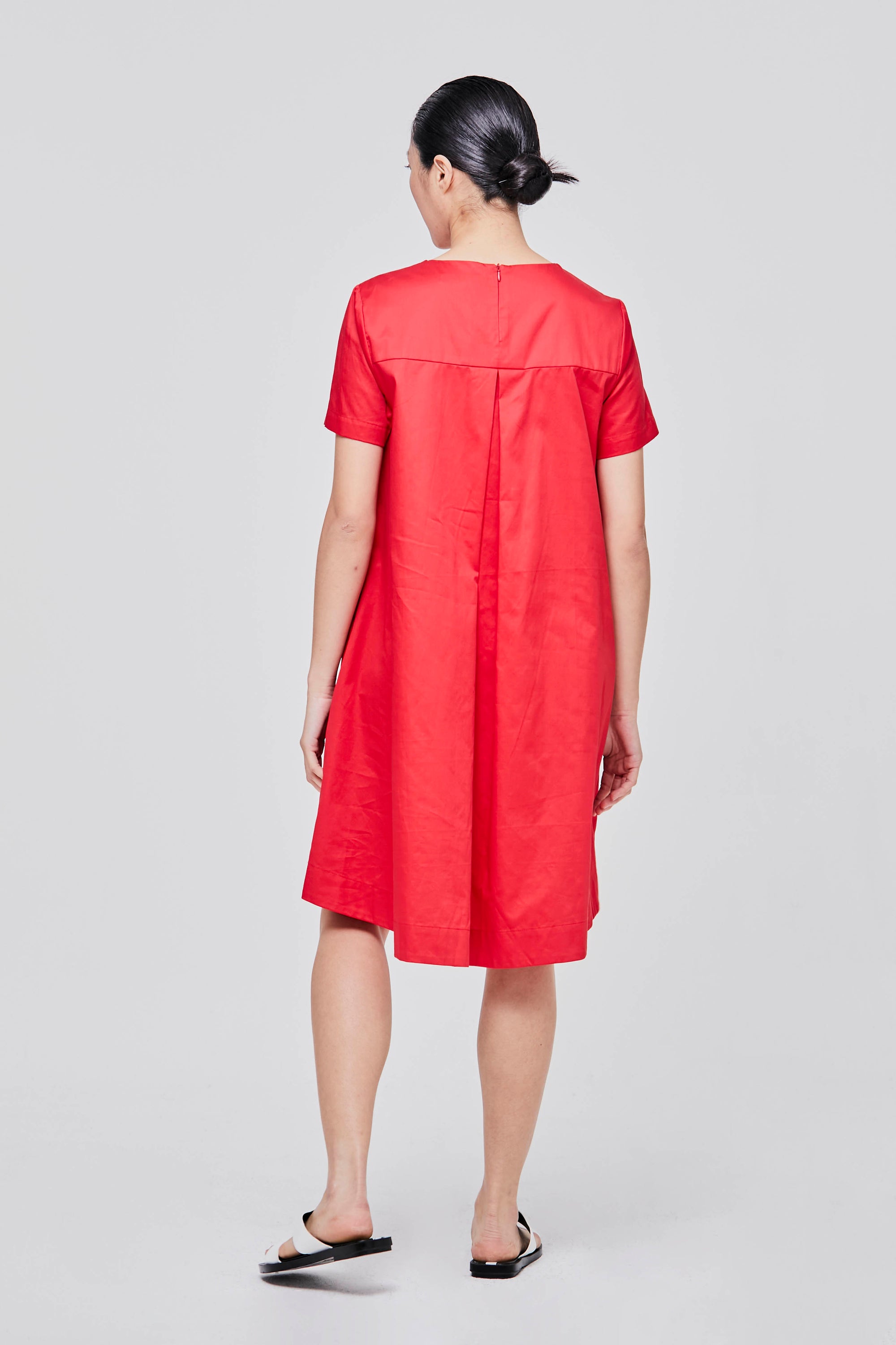 color:SCARLET