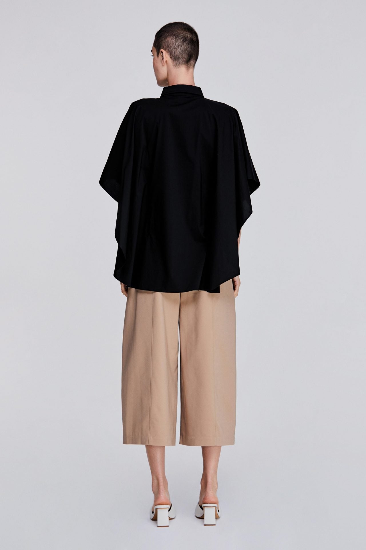 color:NOIR
