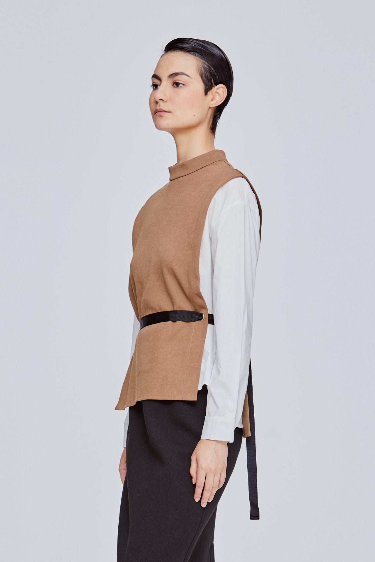 color:BROWN
