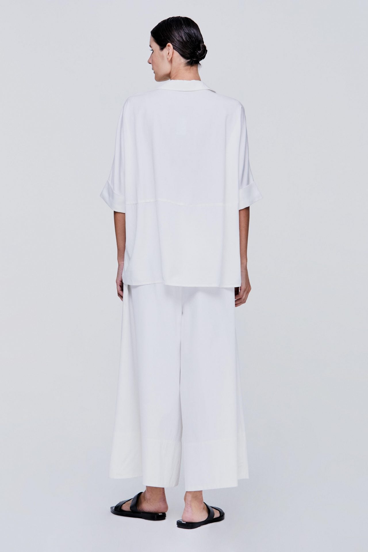 color:IVORY 3