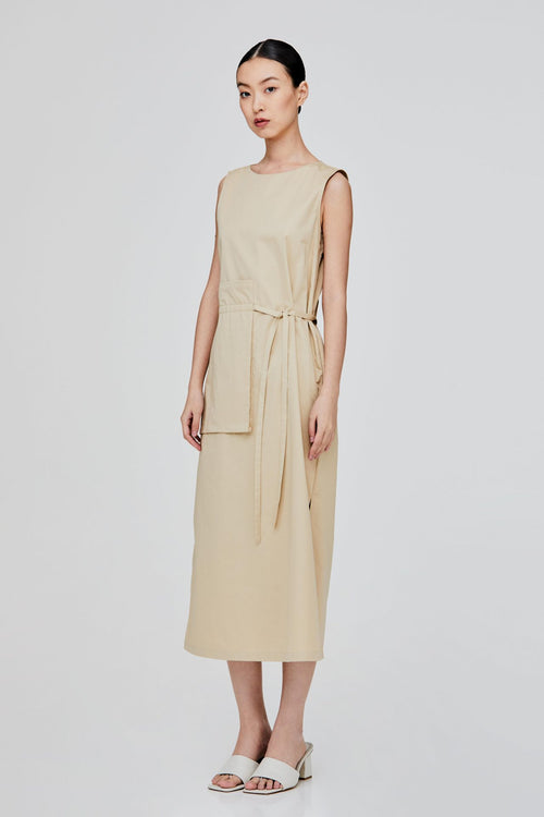 color:BEIGE