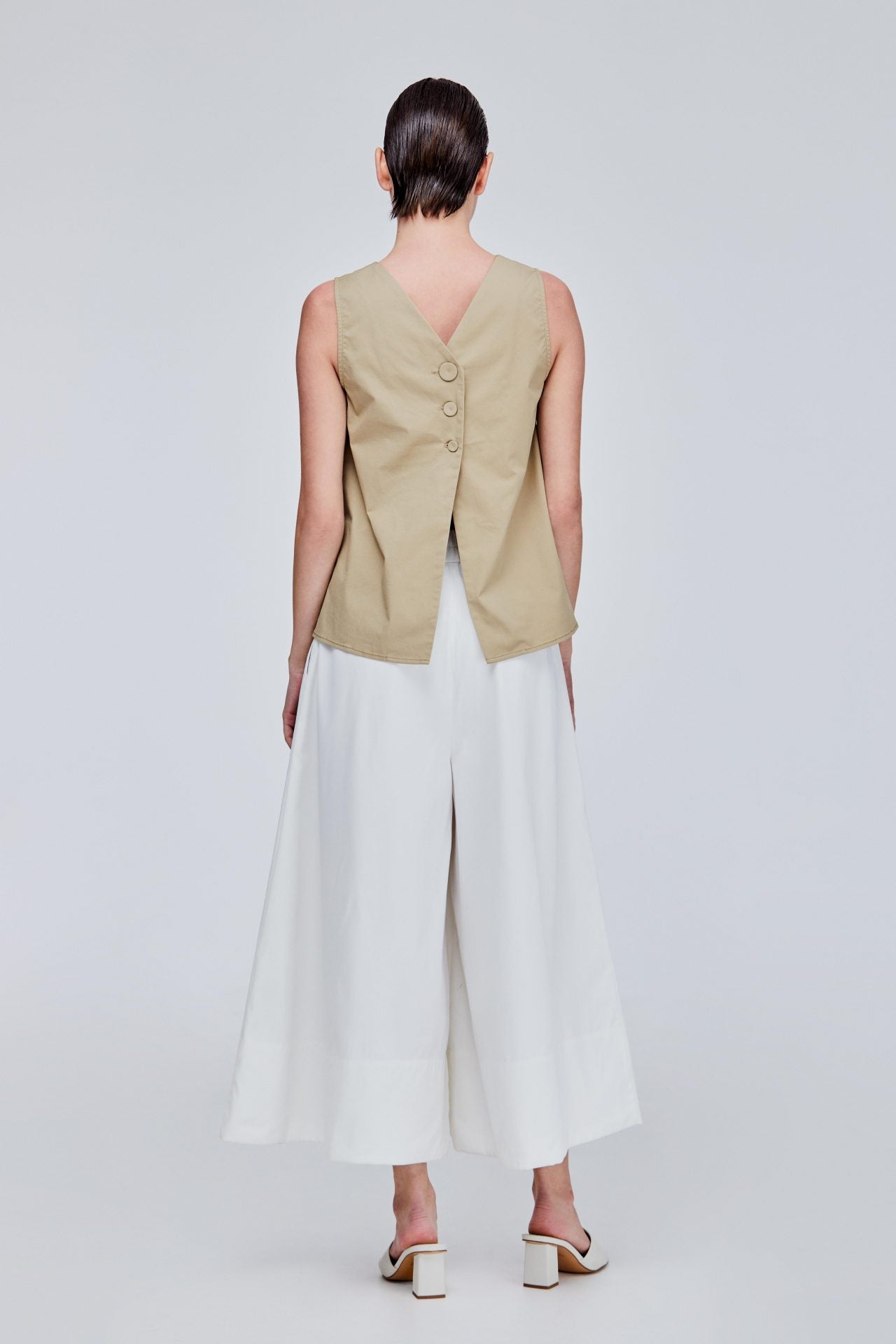 color:KHAKI