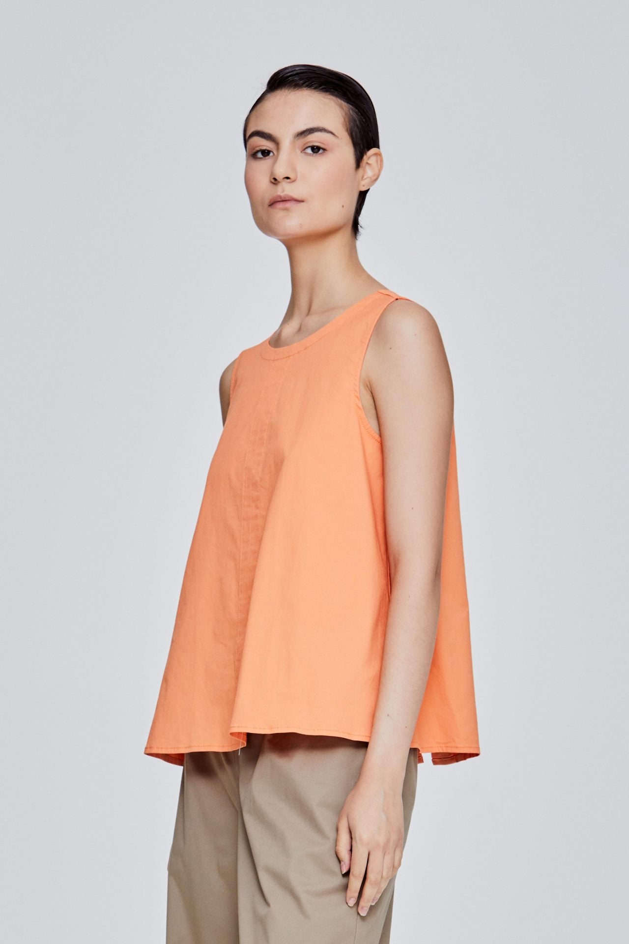 color:APRICOT