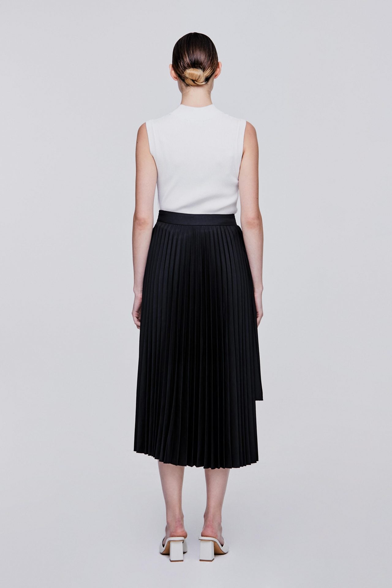 color:NOIR