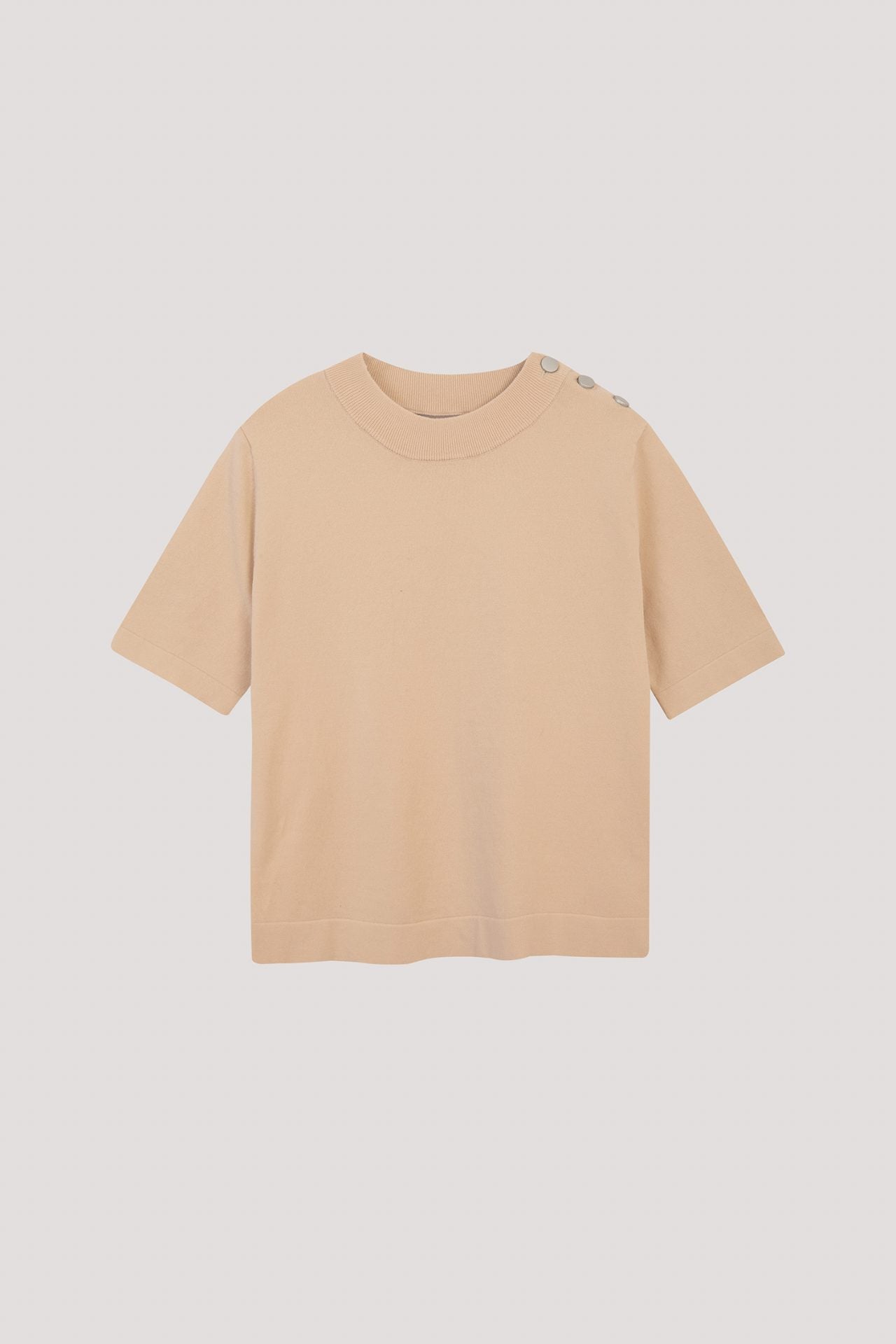 color:BEIGE