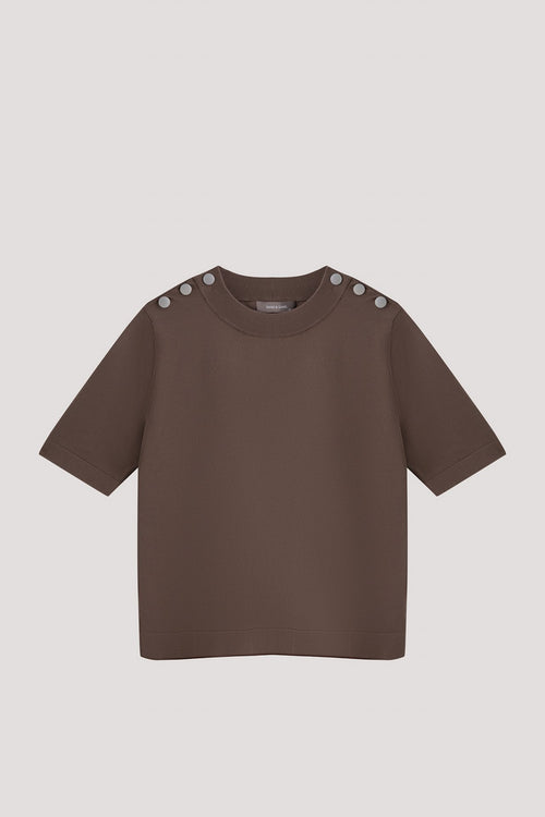 color:BROWN