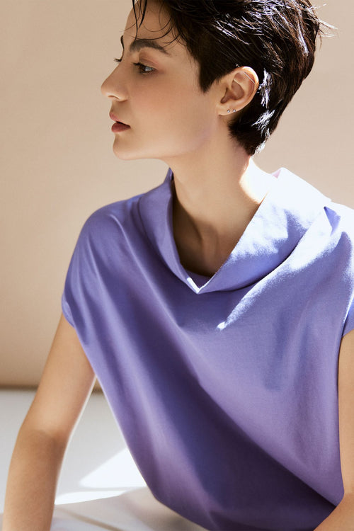 color:LAVENDER