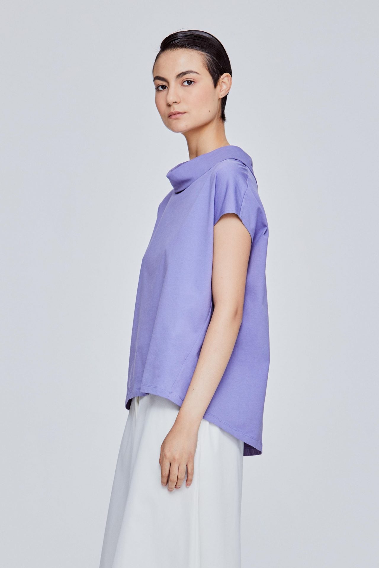 color:LAVENDER