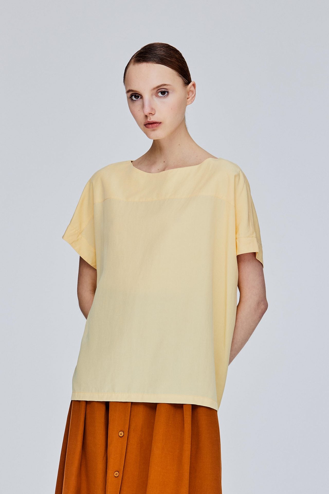 color:PALE YELLOW