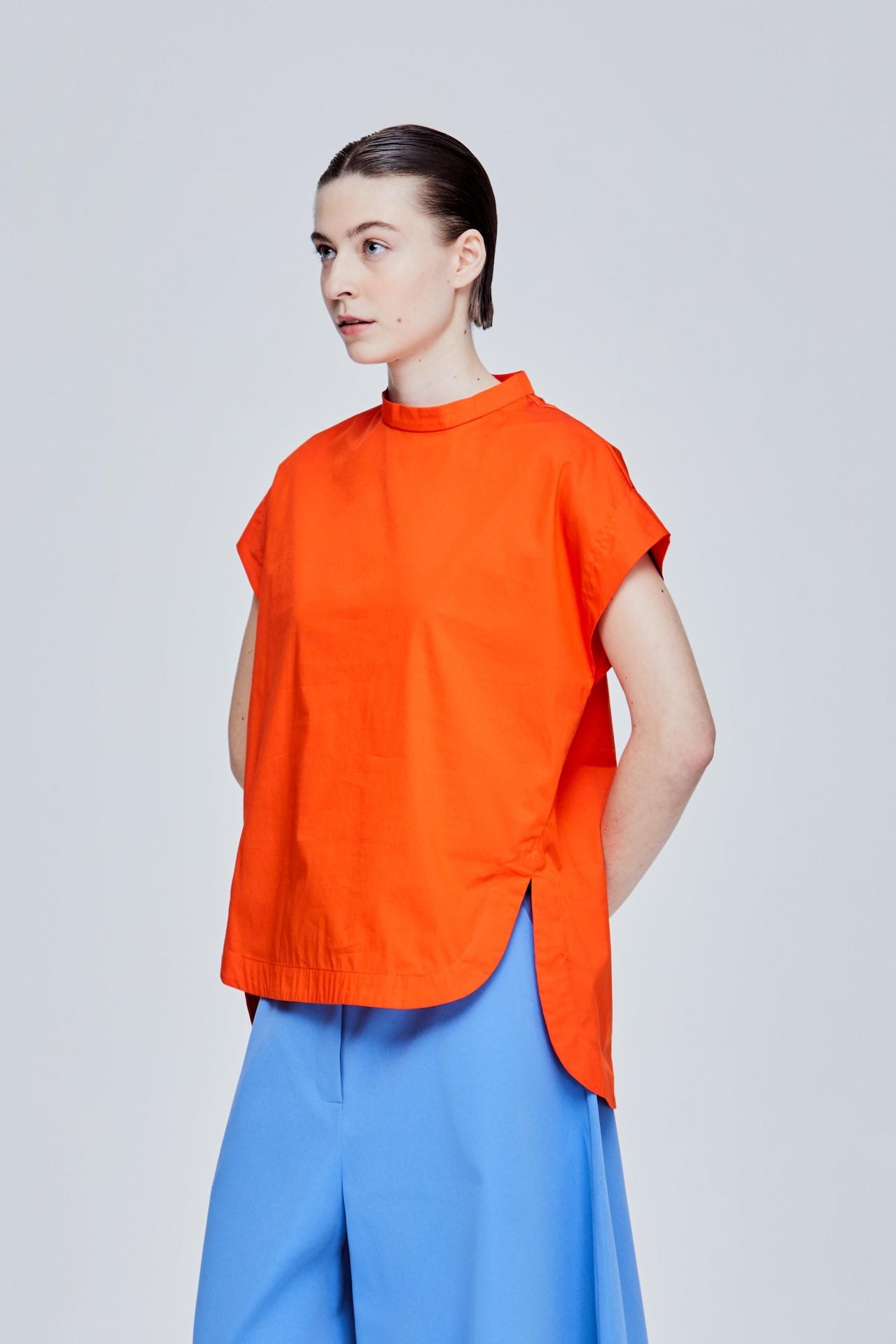 color:ORANGE