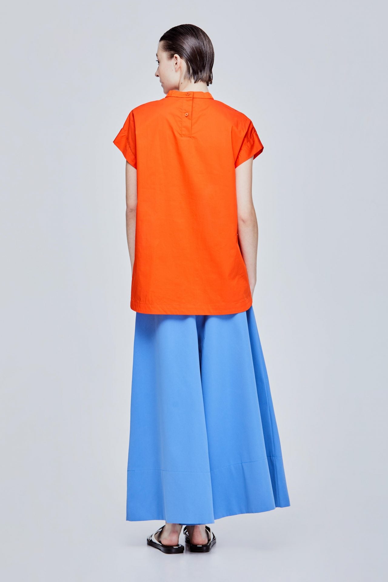 color:ORANGE