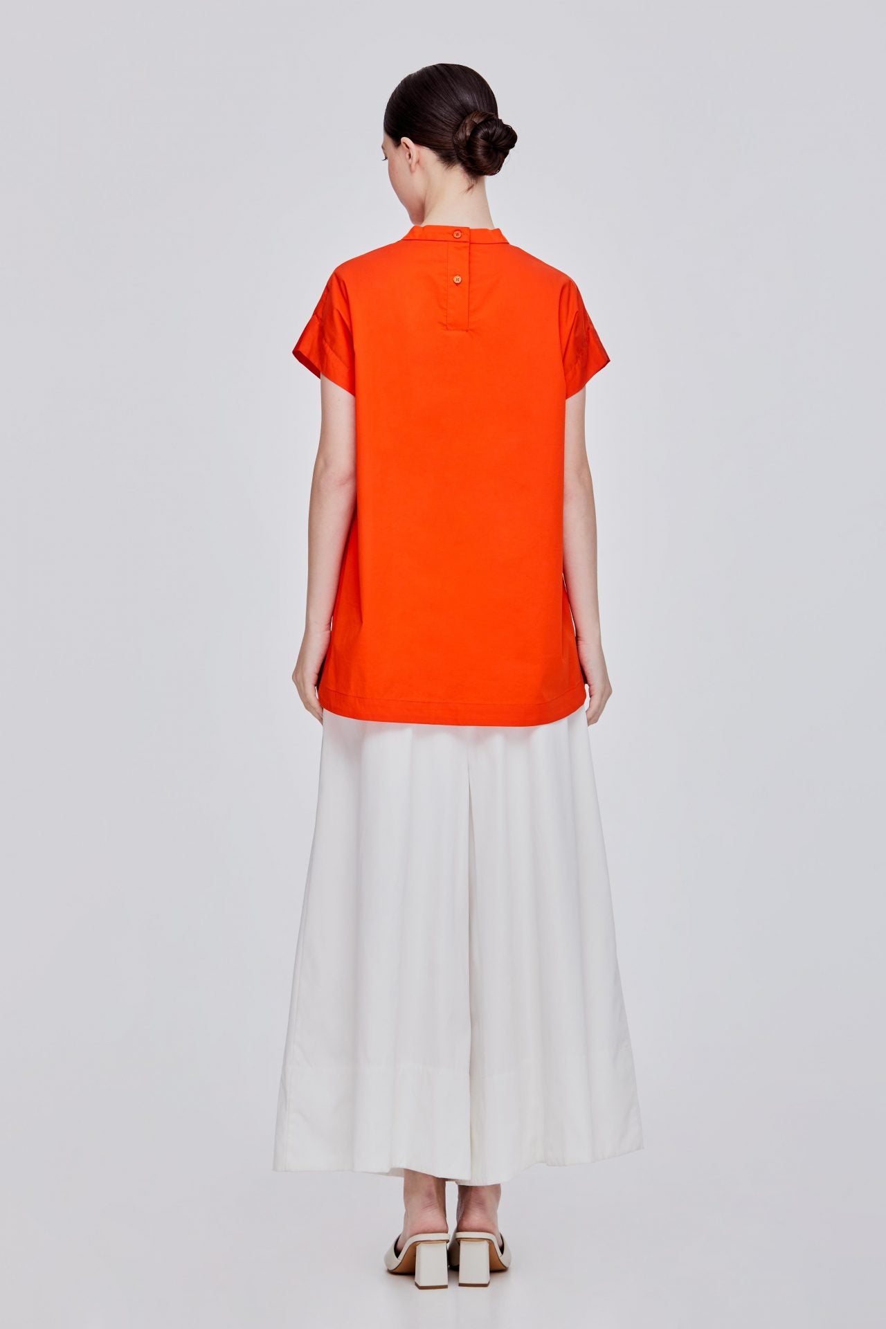 color:ORANGE