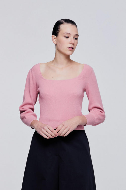 color:PINK