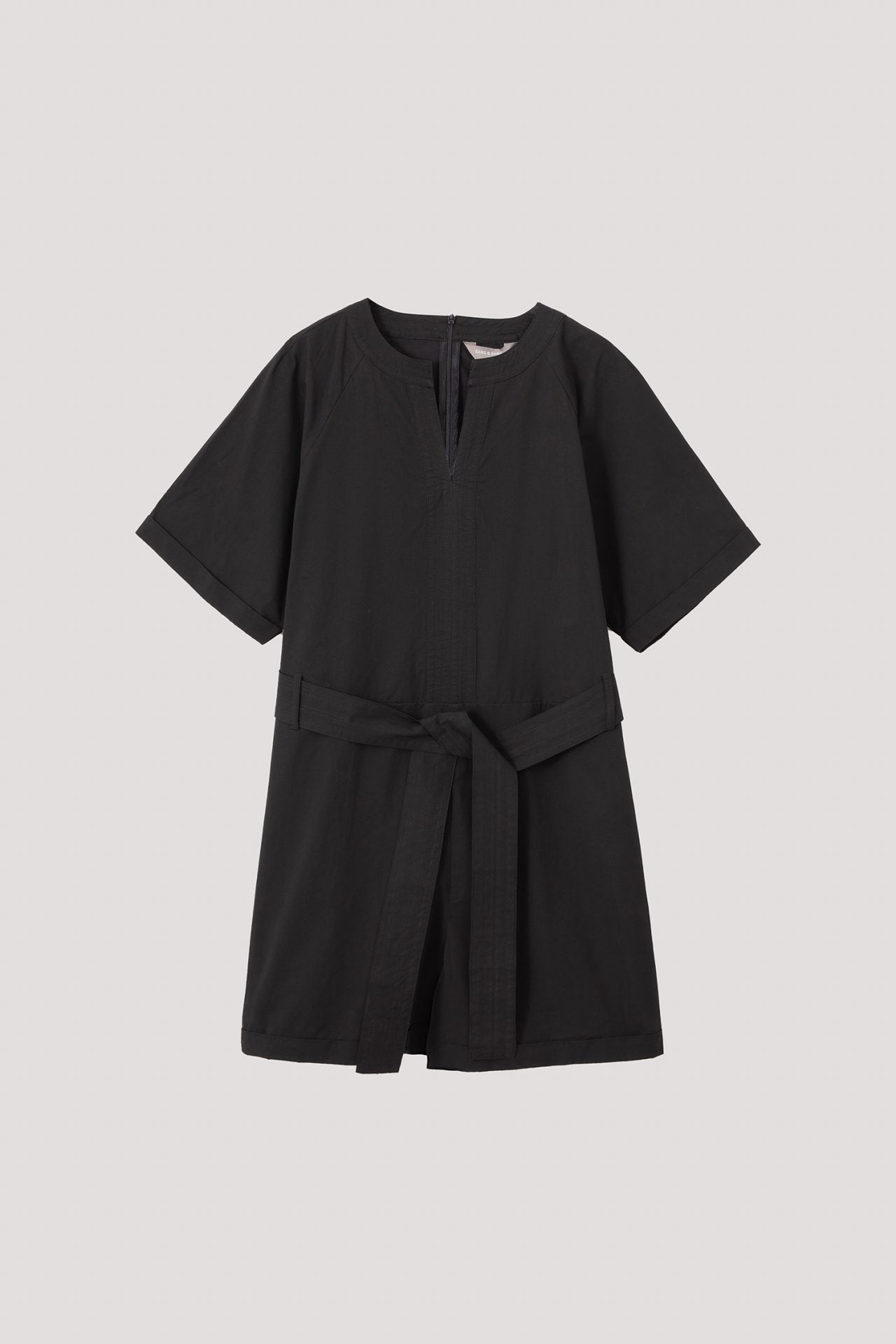 color:NOIR