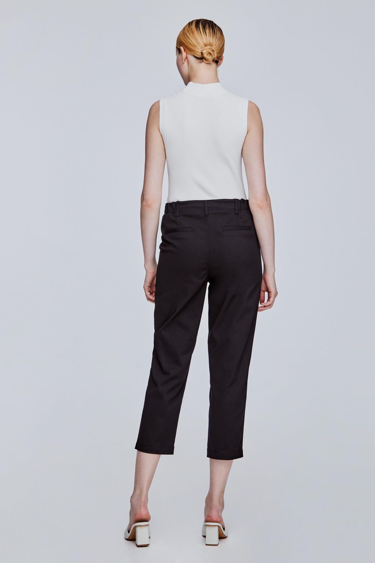 color:NOIR