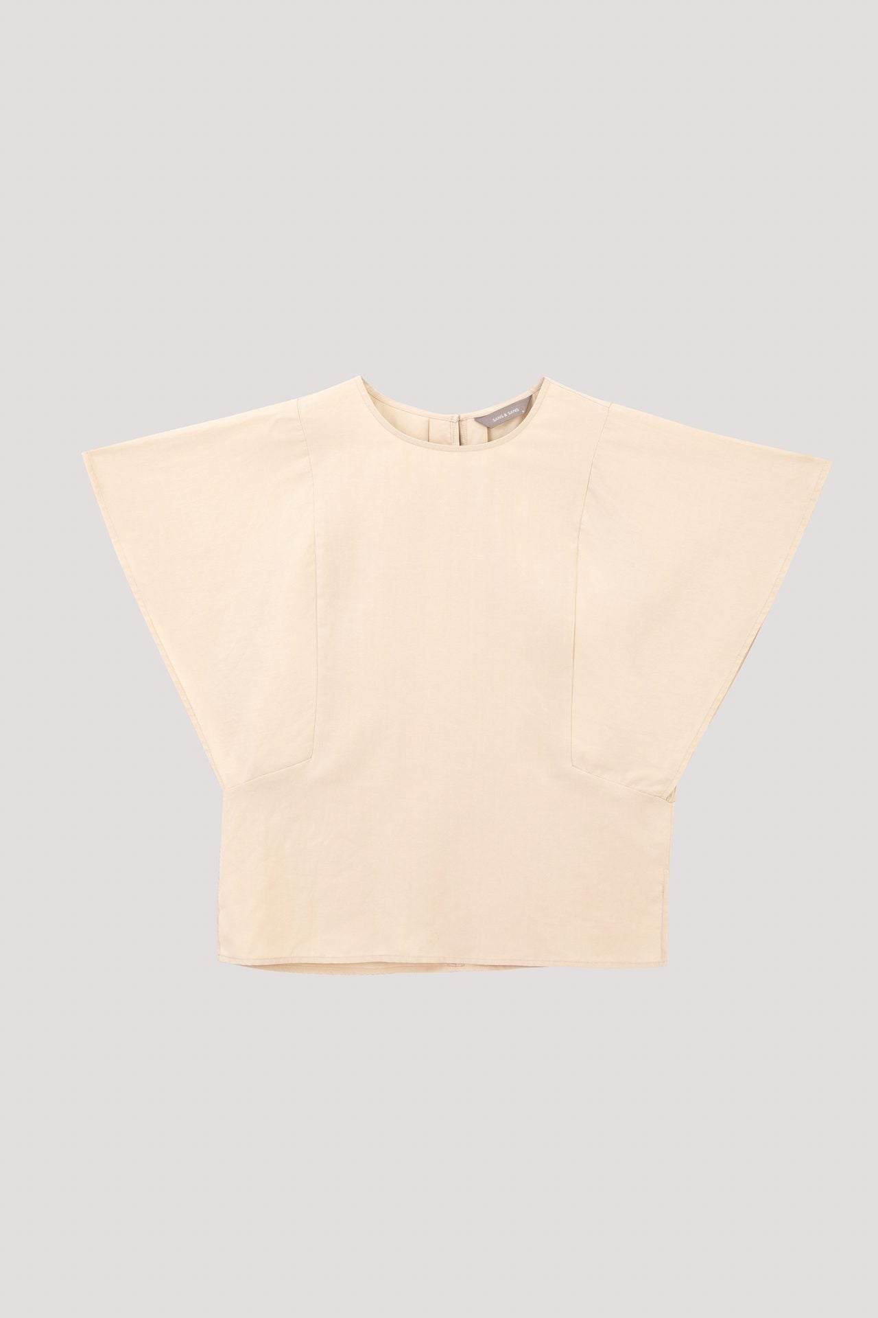 color:BEIGE