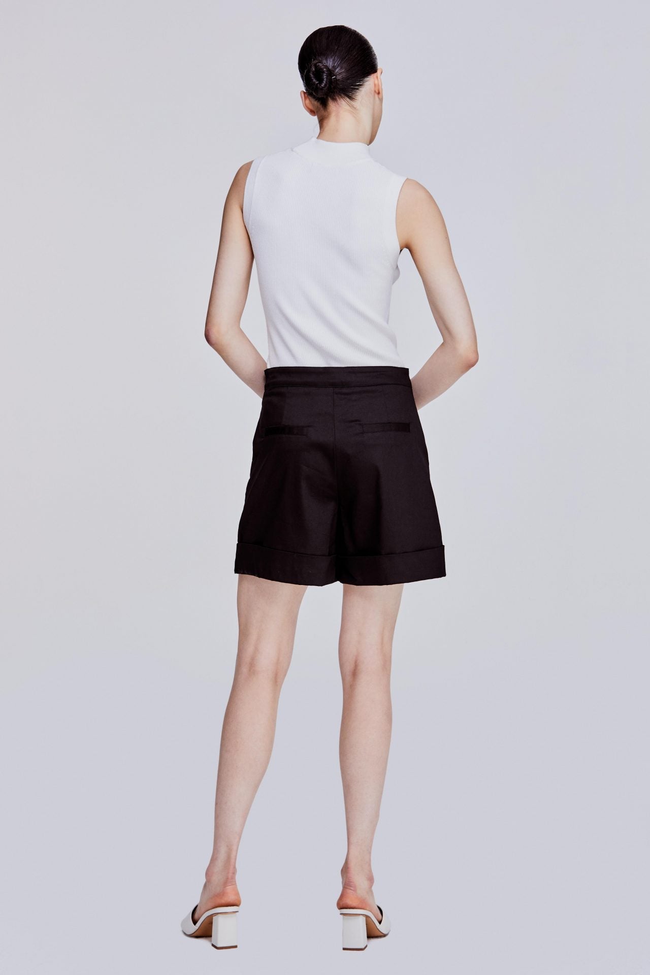 color:NOIR