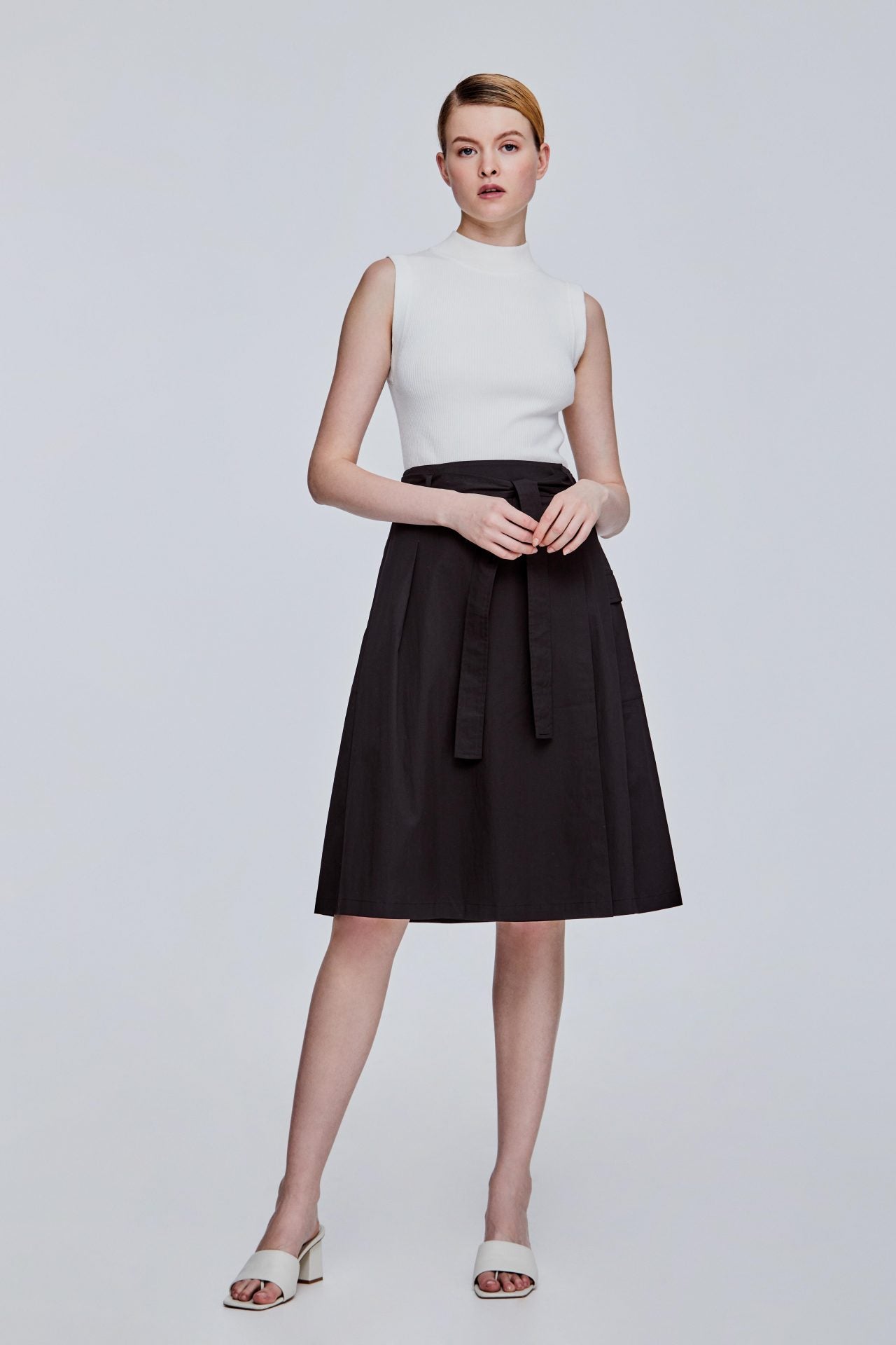 color:NOIR