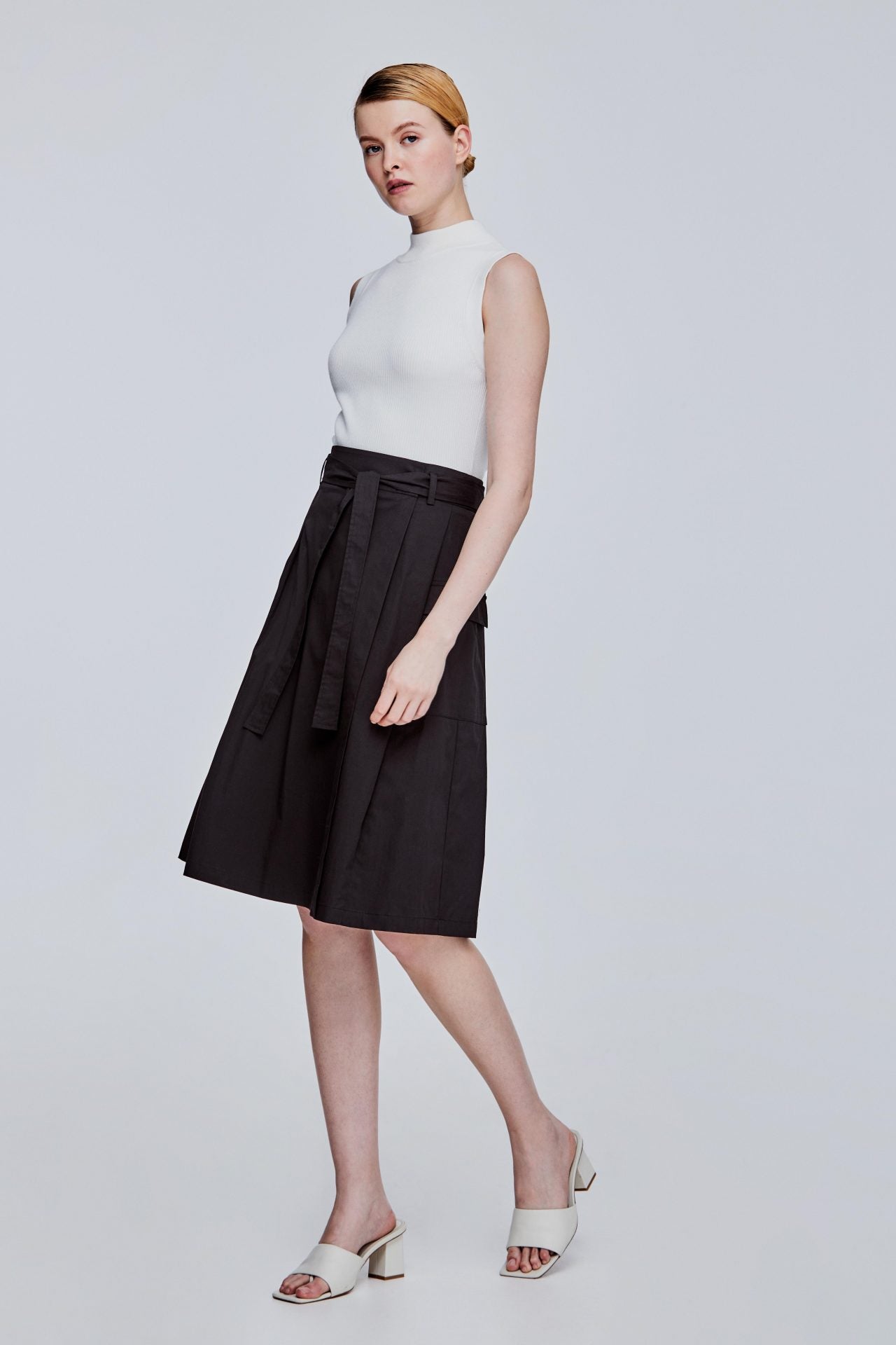 color:NOIR