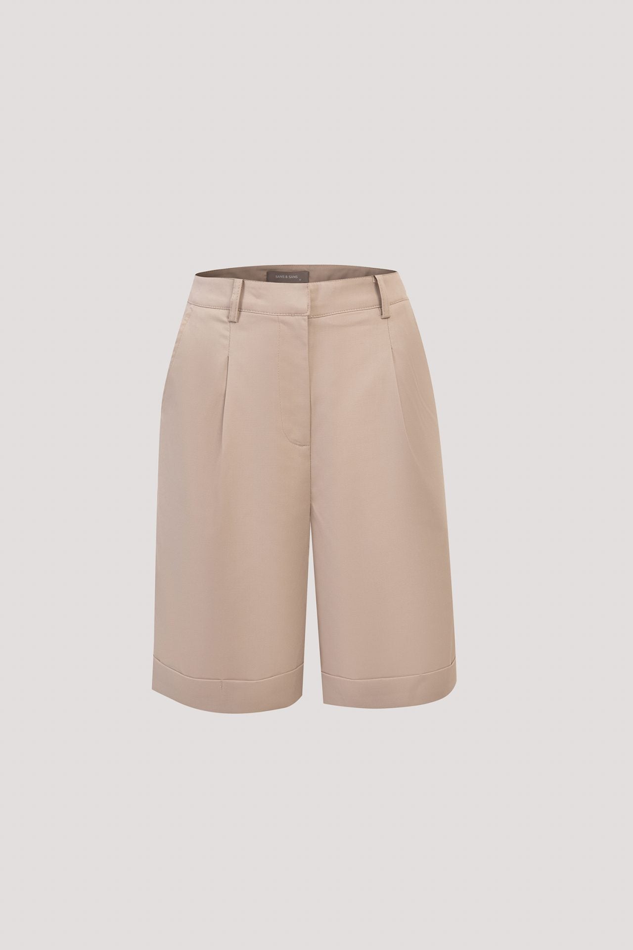 color:BEIGE