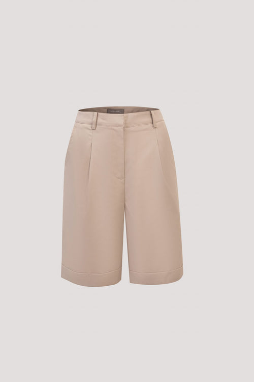 color:BEIGE