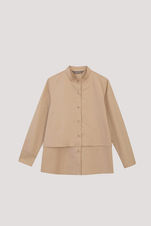 color:BEIGE