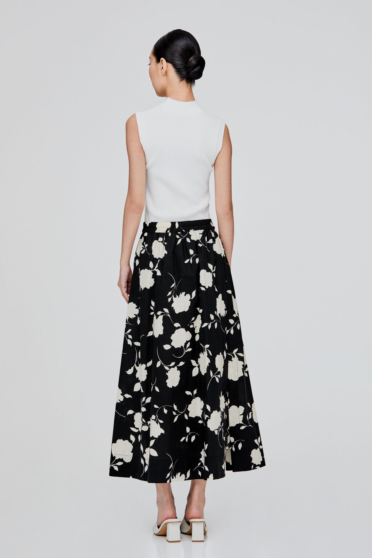 color:NOIR