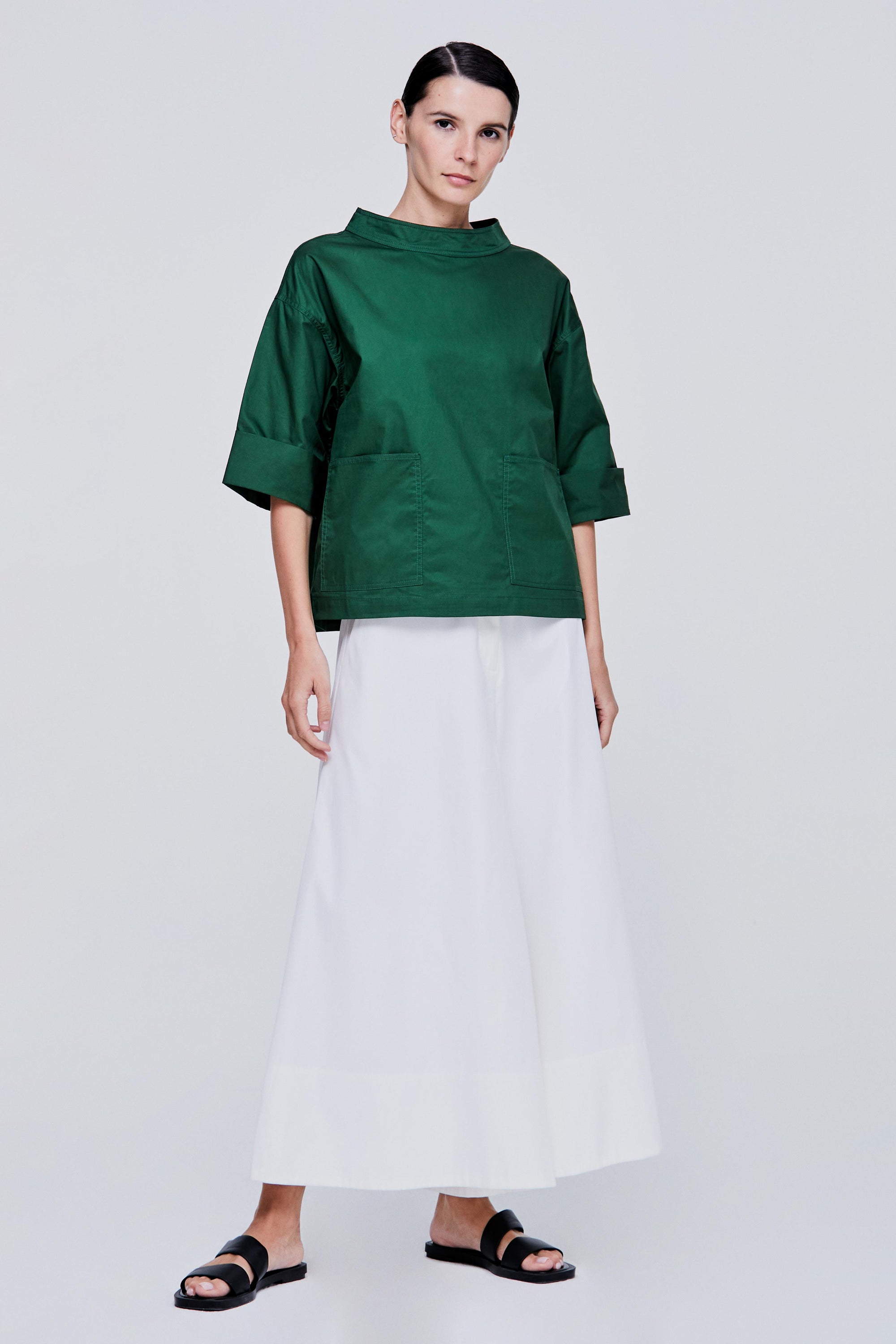 color:GREEN