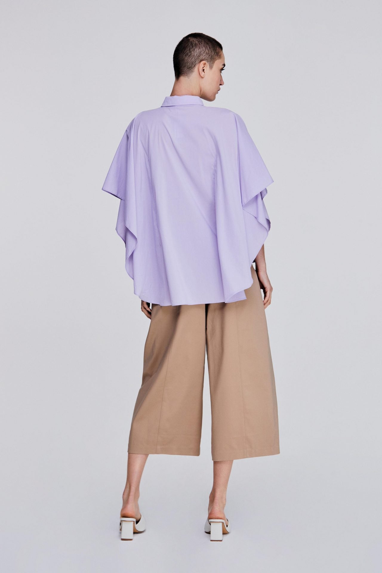 color:LAVENDER