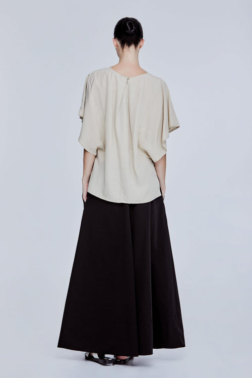color:BEIGE