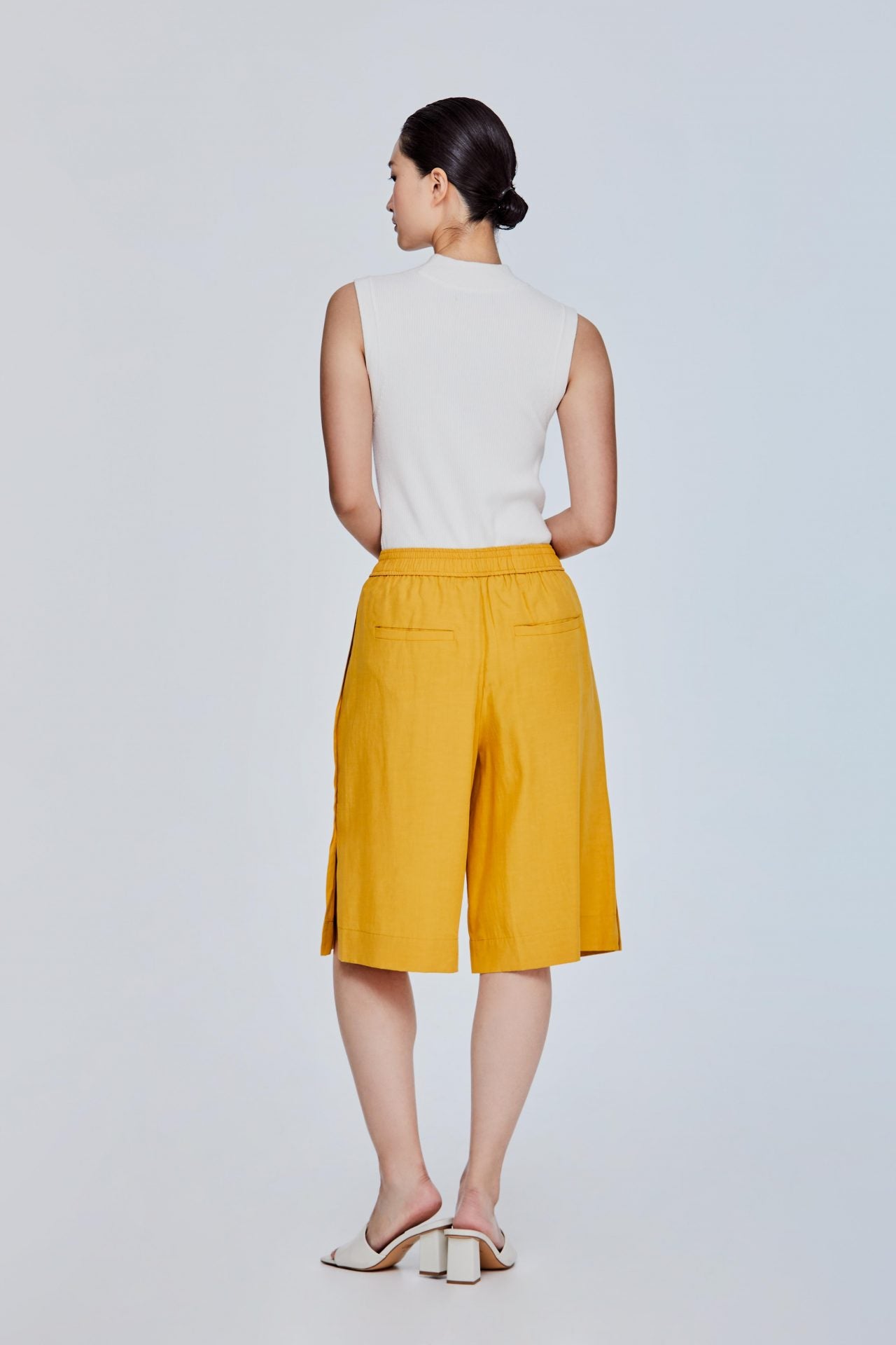color:MUSTARD