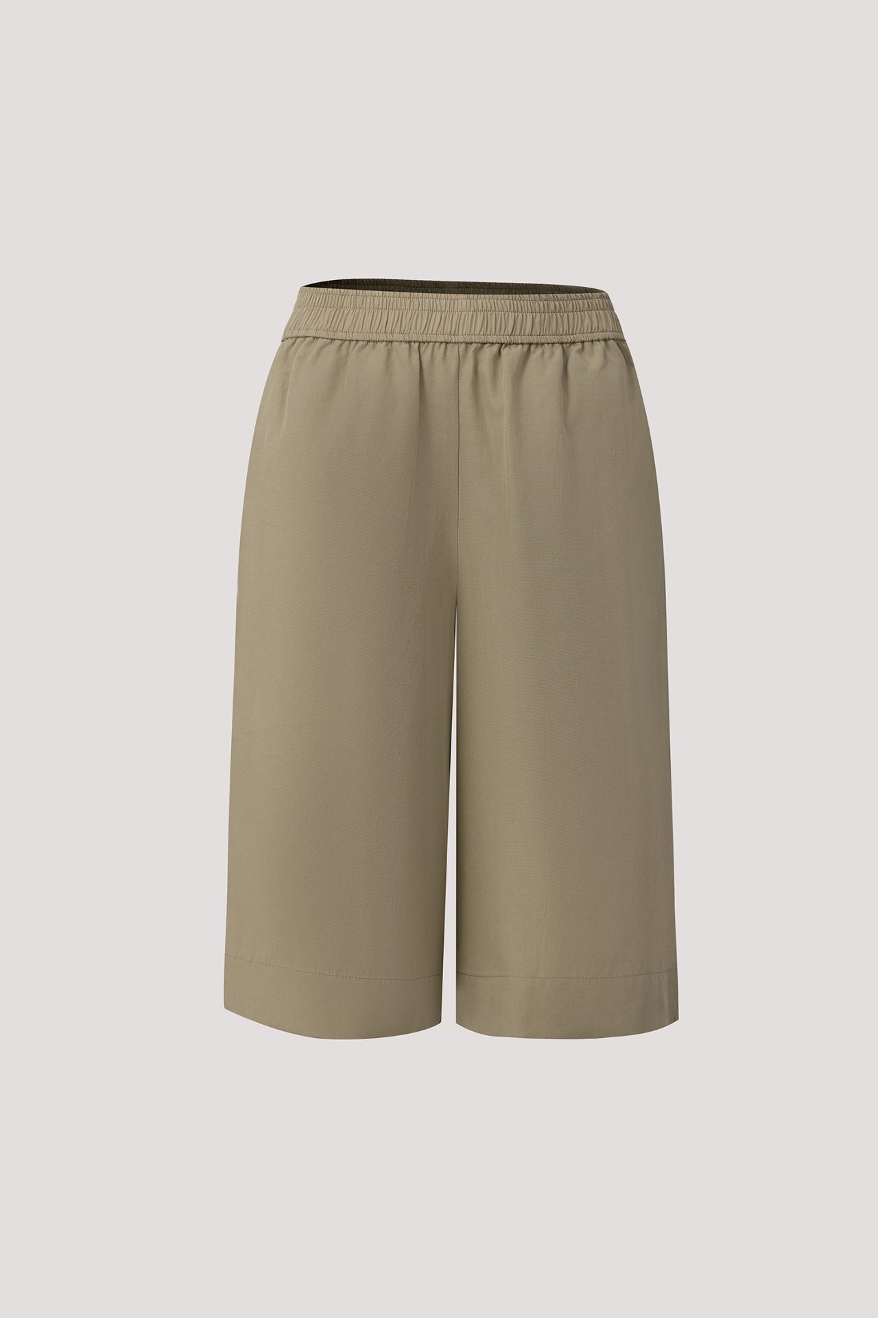 Slits Detailed Bermuda
