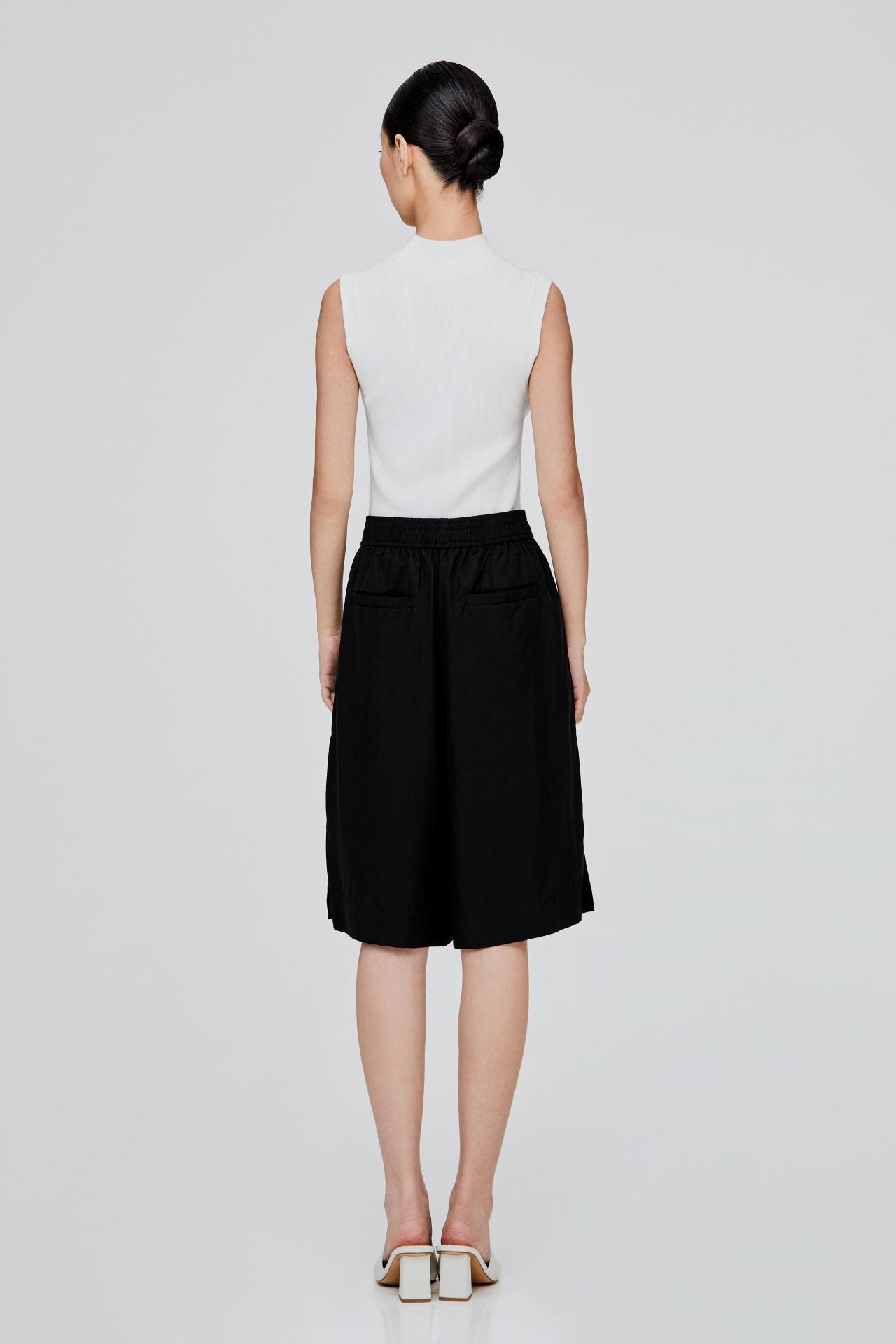 color:NOIR