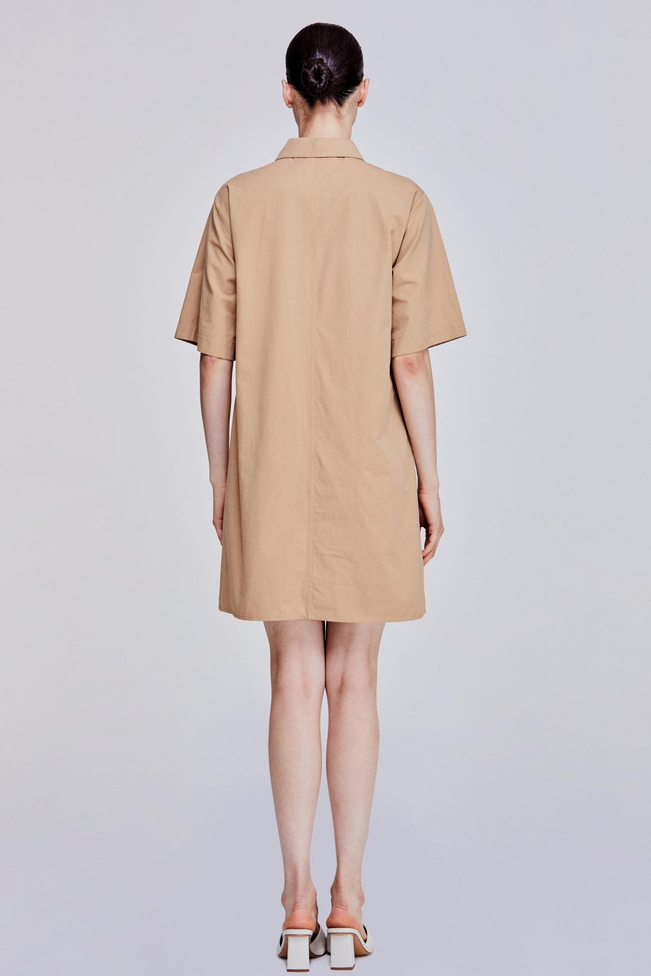 color:KHAKI