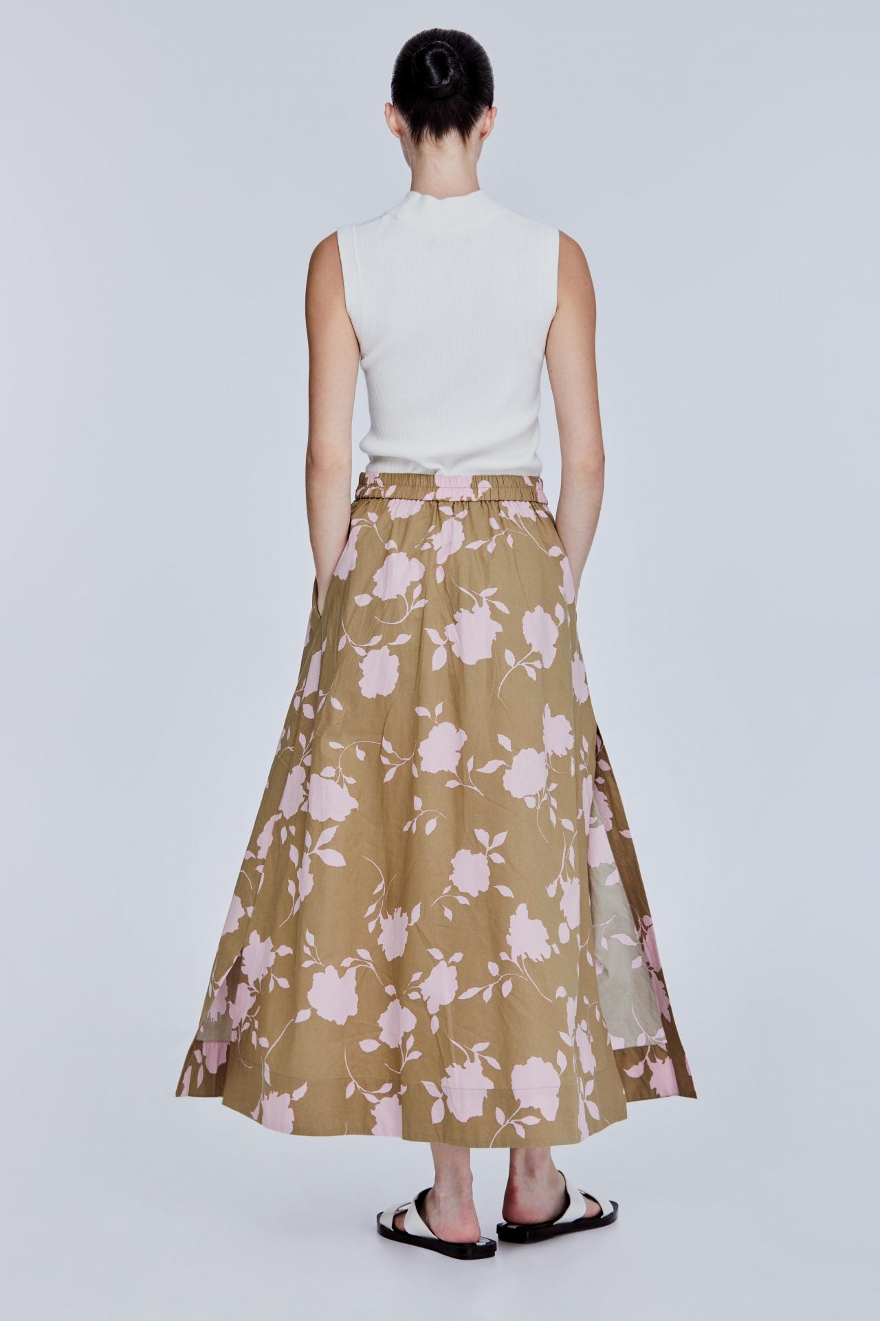 color:KHAKI