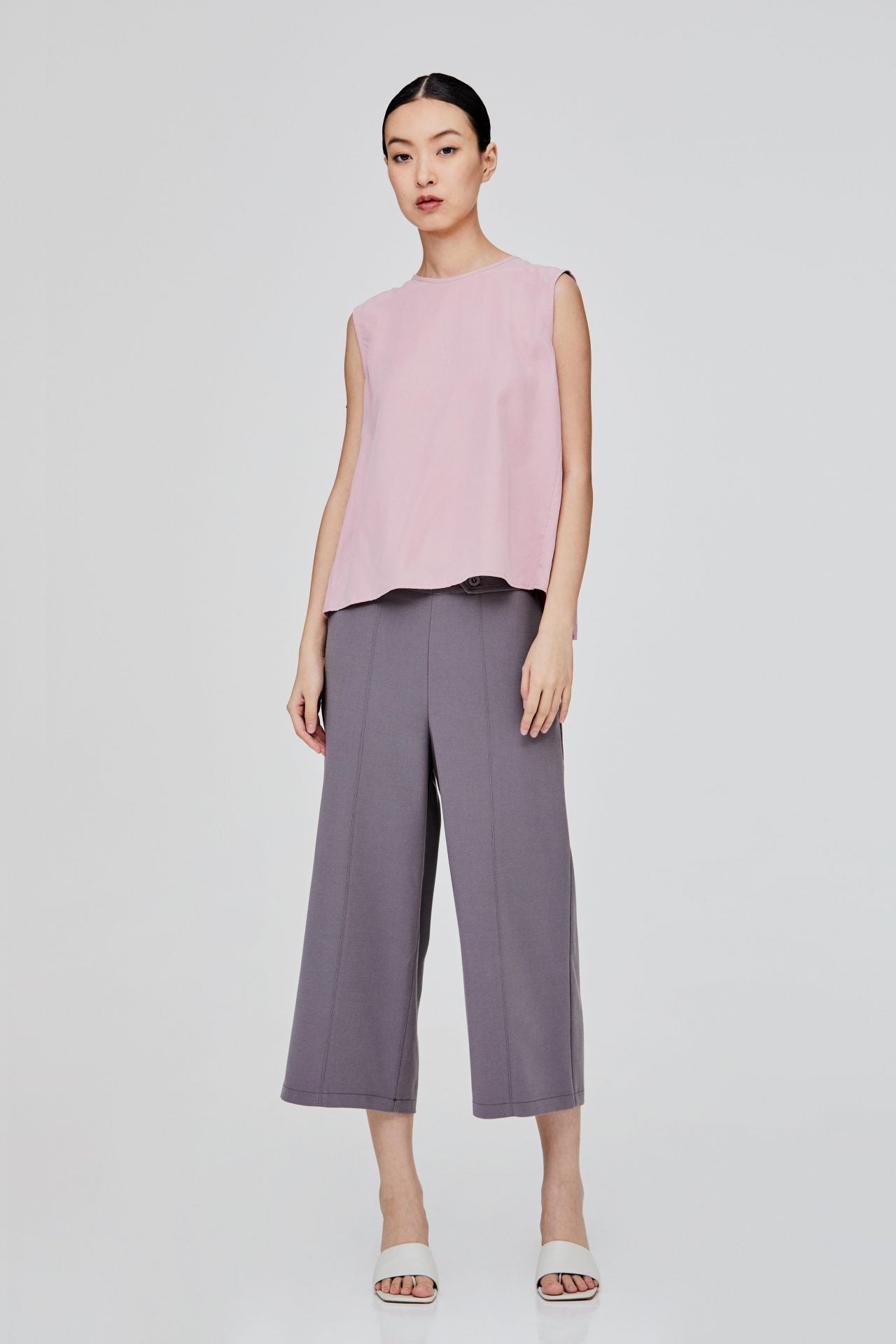 color:PINK