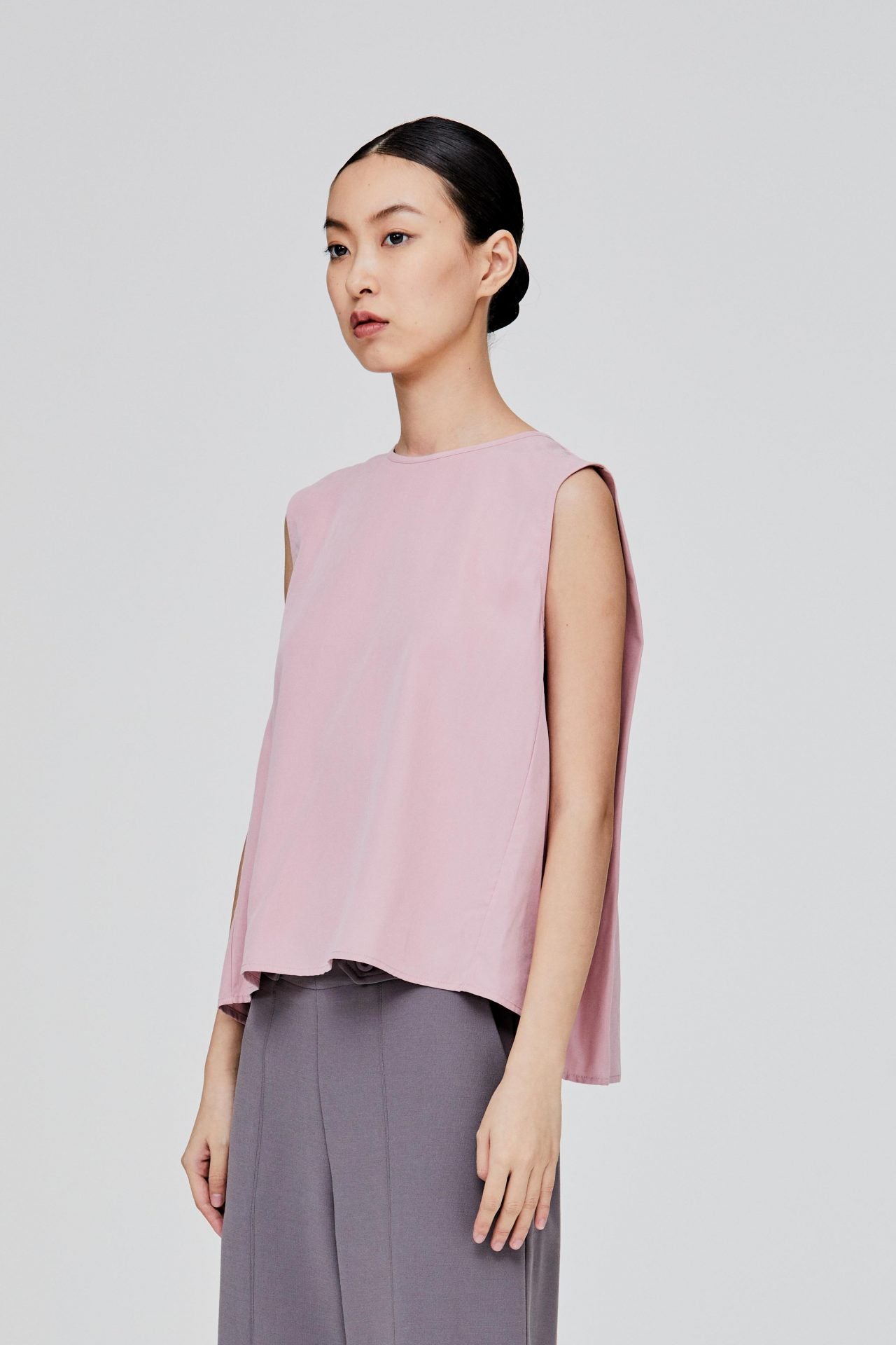 color:PINK