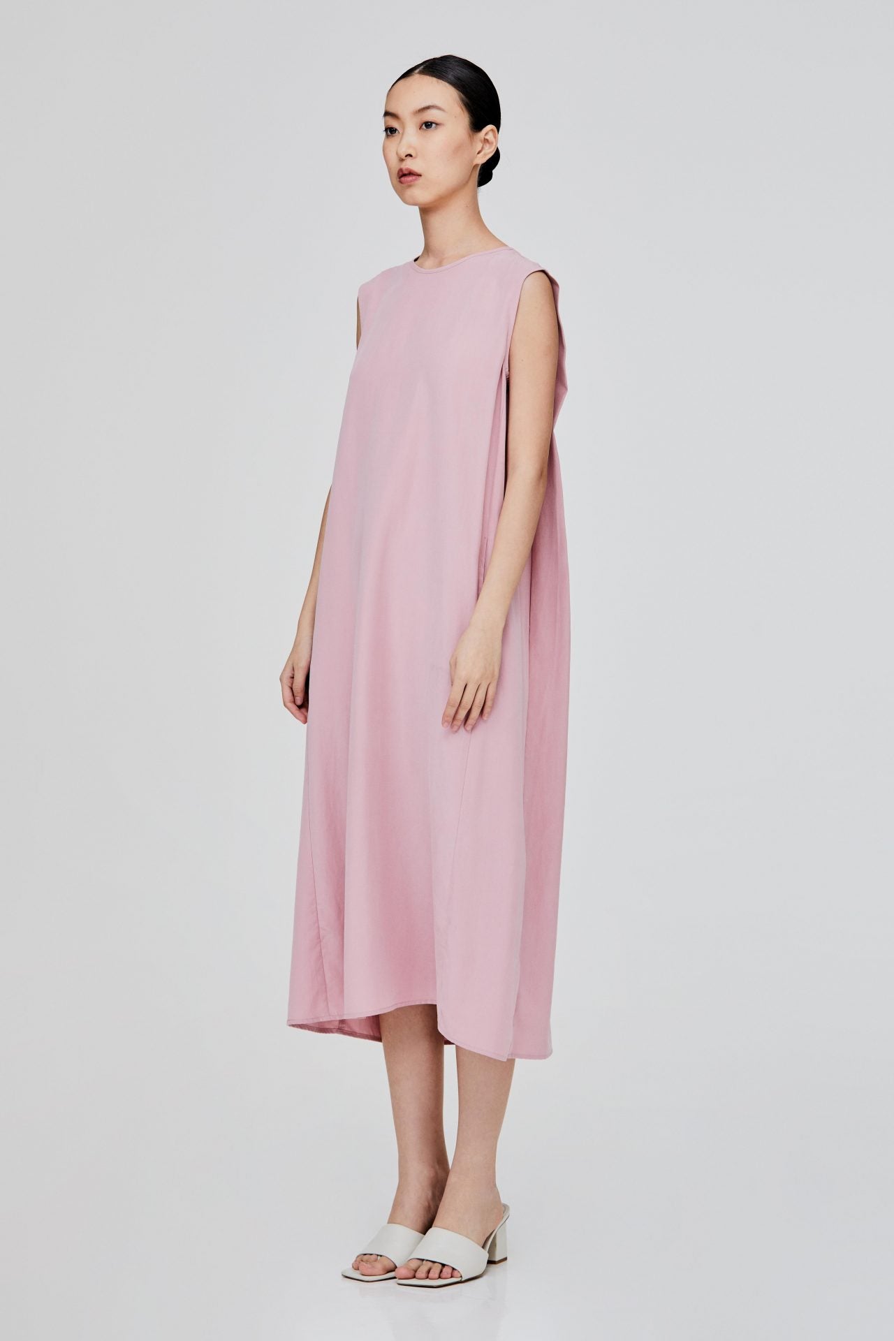 color:PINK