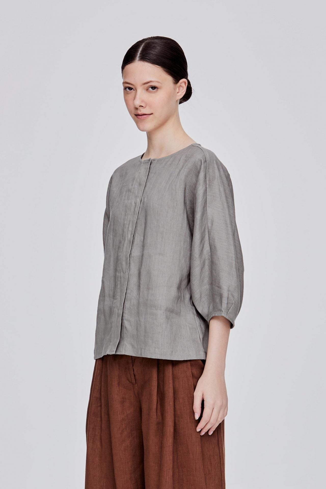 color:GREY