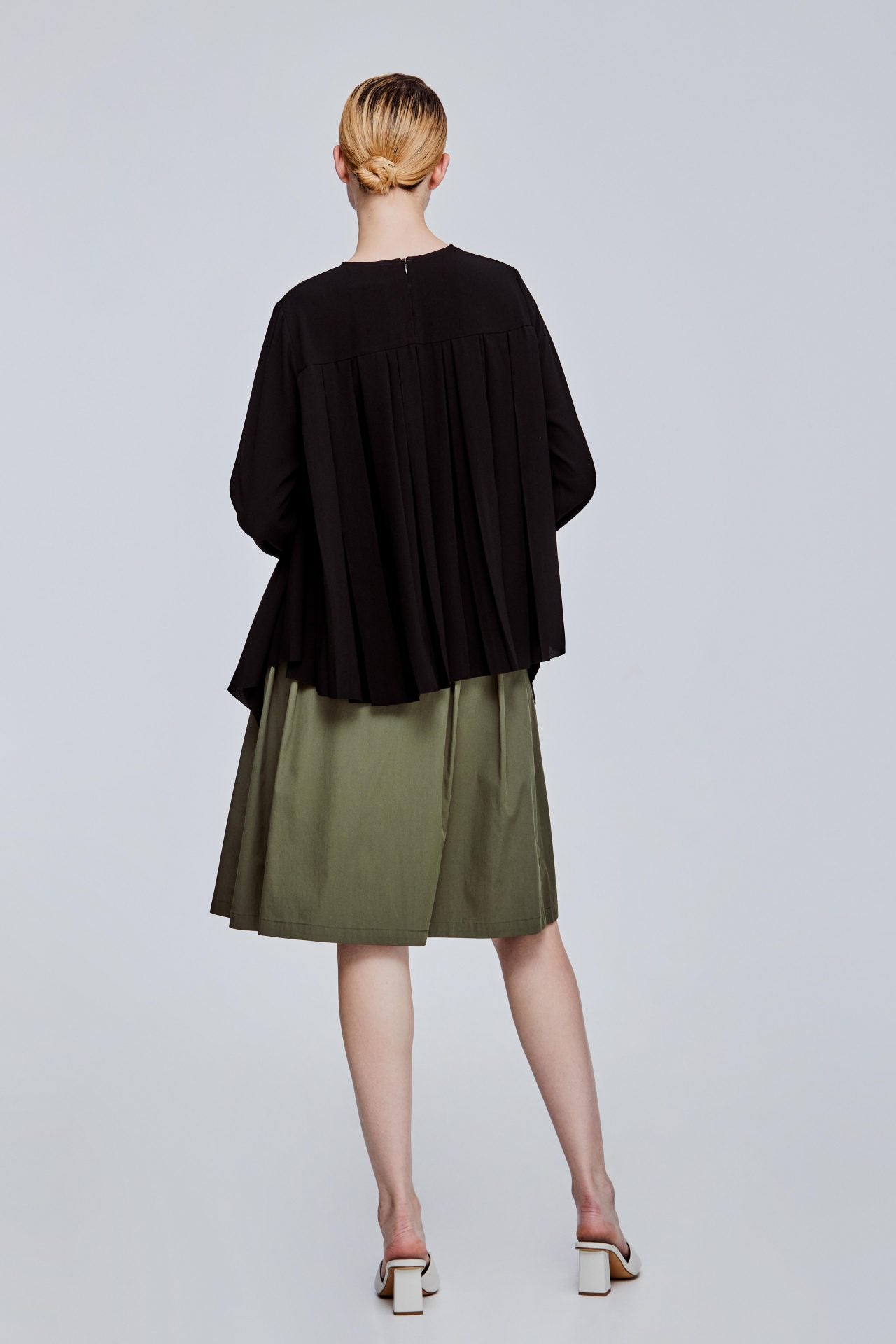 color:NOIR